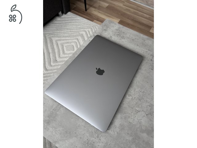 Macbook Pro 15” (2018)