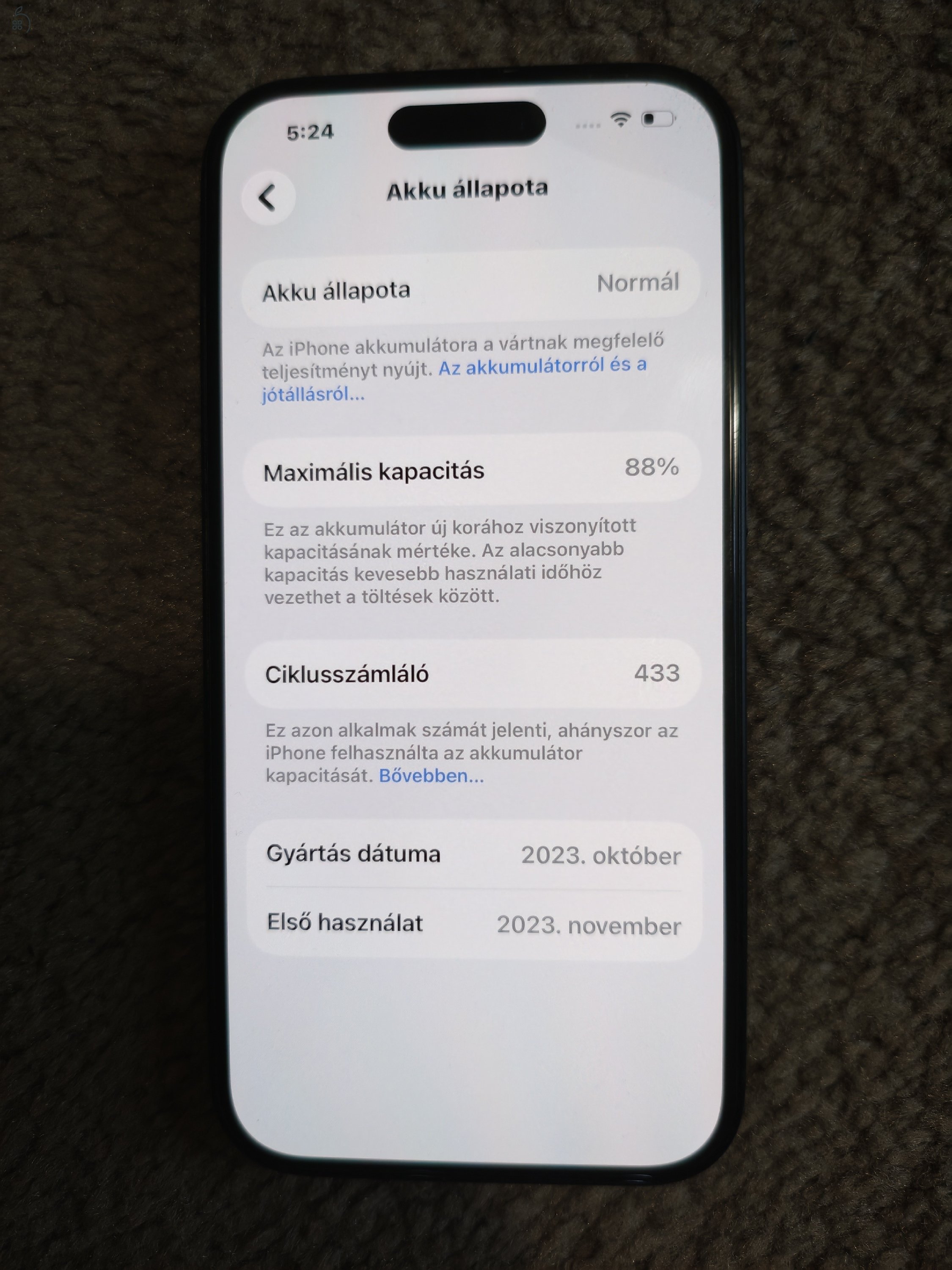 iPhone 15 256GB Fekete 88% akku