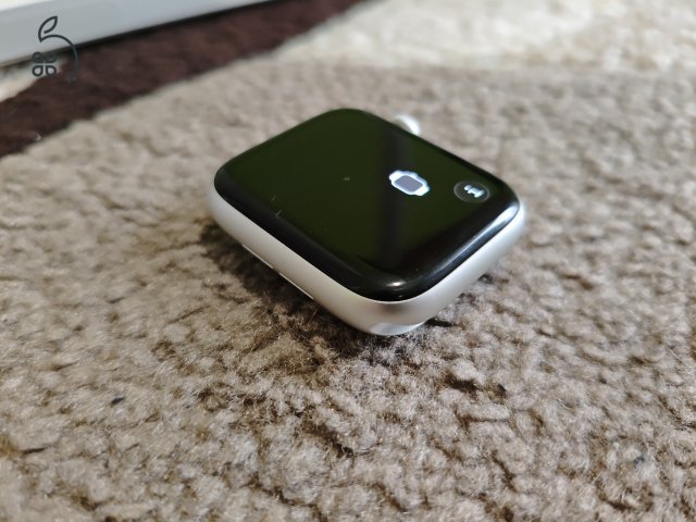 Apple Watch SE 44 2nd gen 97% akku