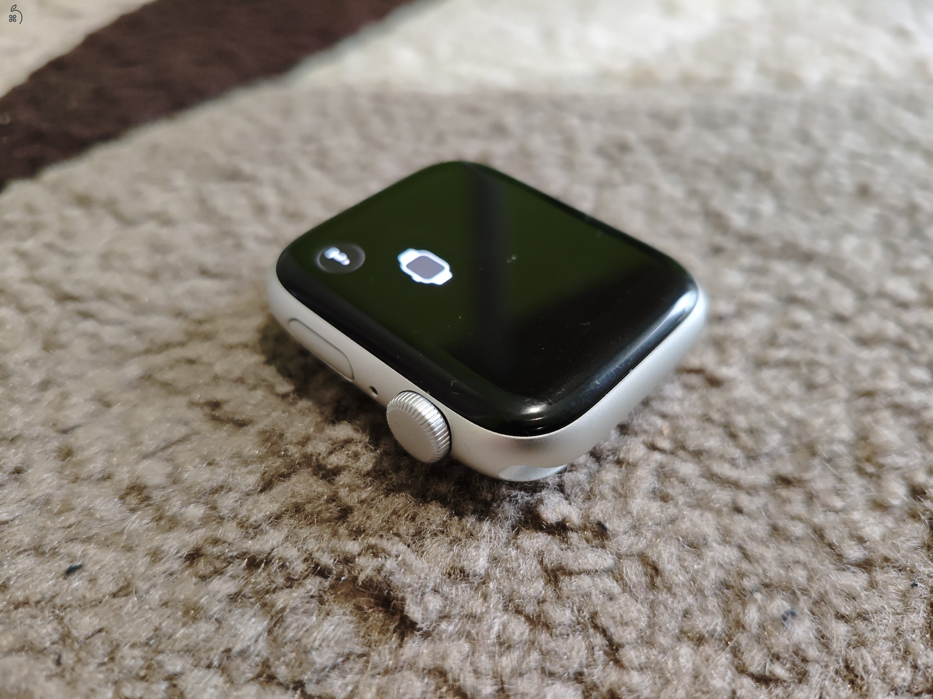 Apple Watch SE 44 2nd gen 97% akku