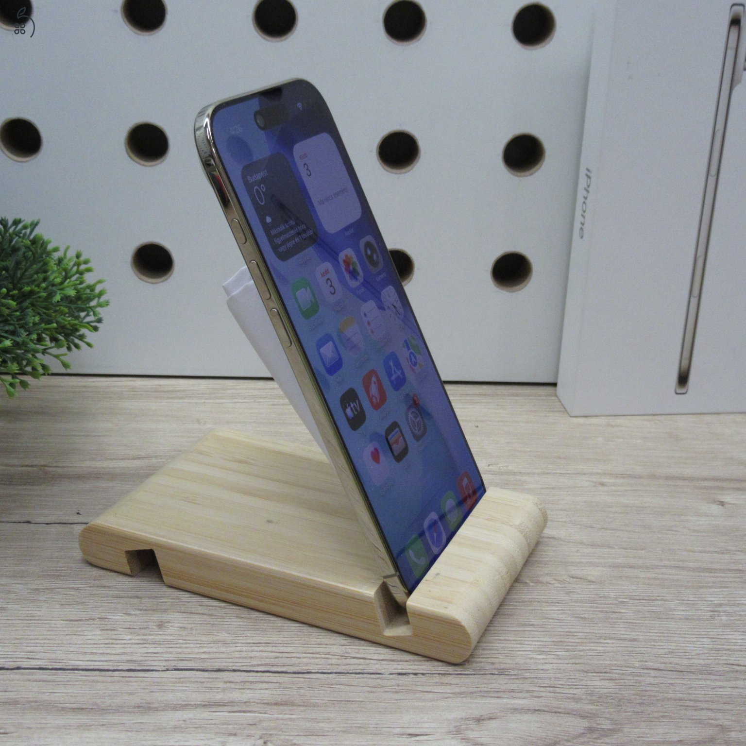 Apple iPhone Air 256GB Light Gold használt karcmentes 100% akku 2026.10.28-ig garanciás