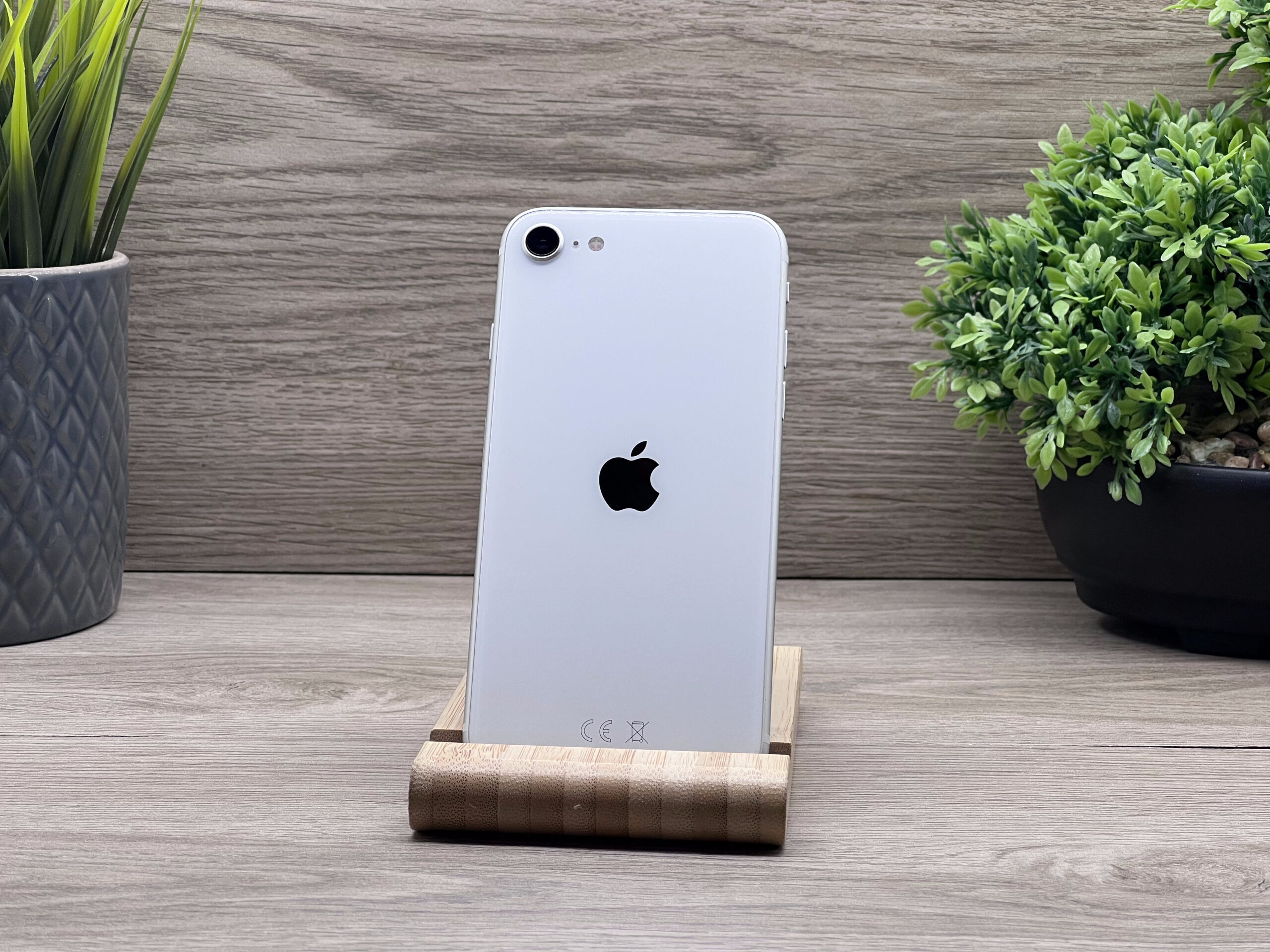 iPhone SE 2020 White 64GB 2 ÉV Garanciával 100%