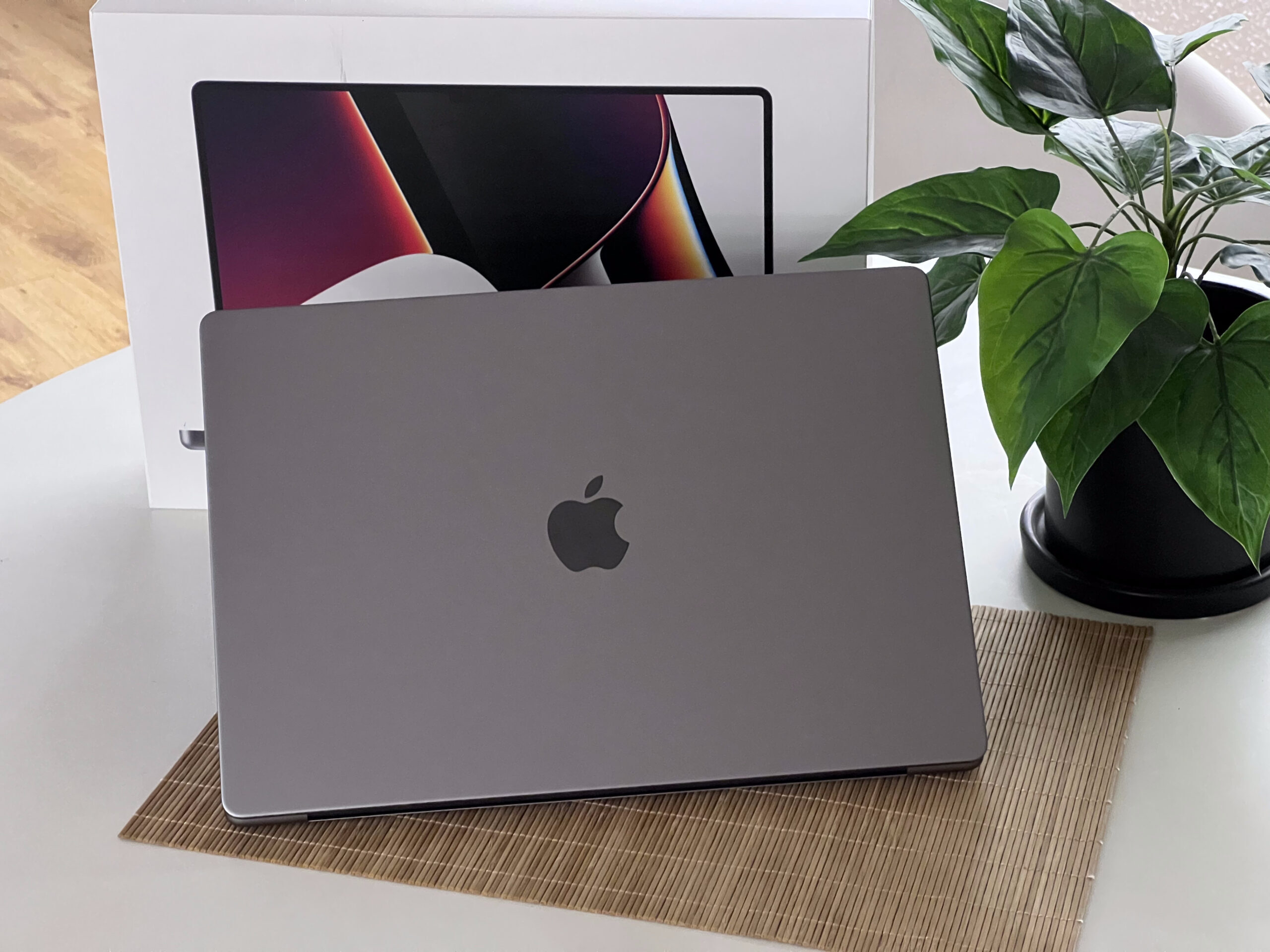 Hibátlan MacBook Pro 2021 M1 Max  16” 1TB 32gb 2 ÉV Garanciával 99%