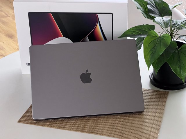 Hibátlan MacBook Pro 2021 M1 Max  16” 1TB 32gb 2 ÉV Garanciával 99%