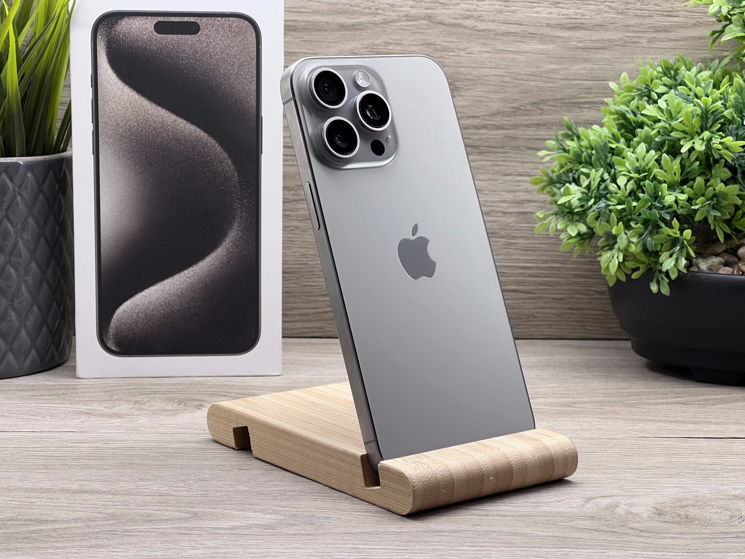 iPhone 15 Pro Max Natural Titanium 256GB 2 ÉV Garanciával 91%