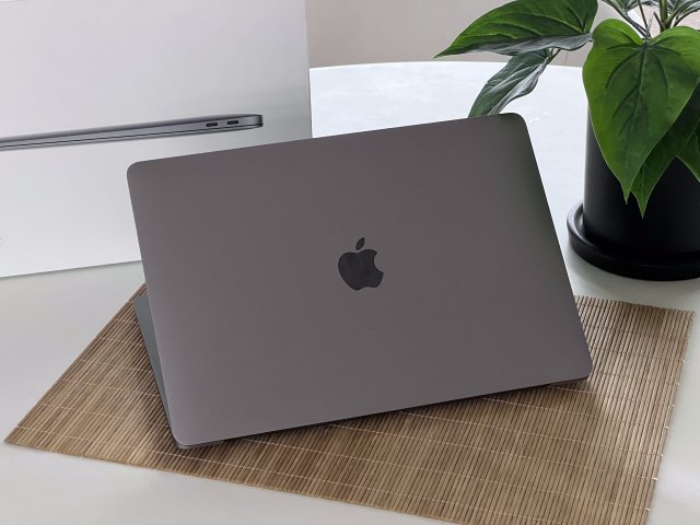 Hibátlan MacBook Air 2018 i5 13”128GB 2 ÉV Garanciával