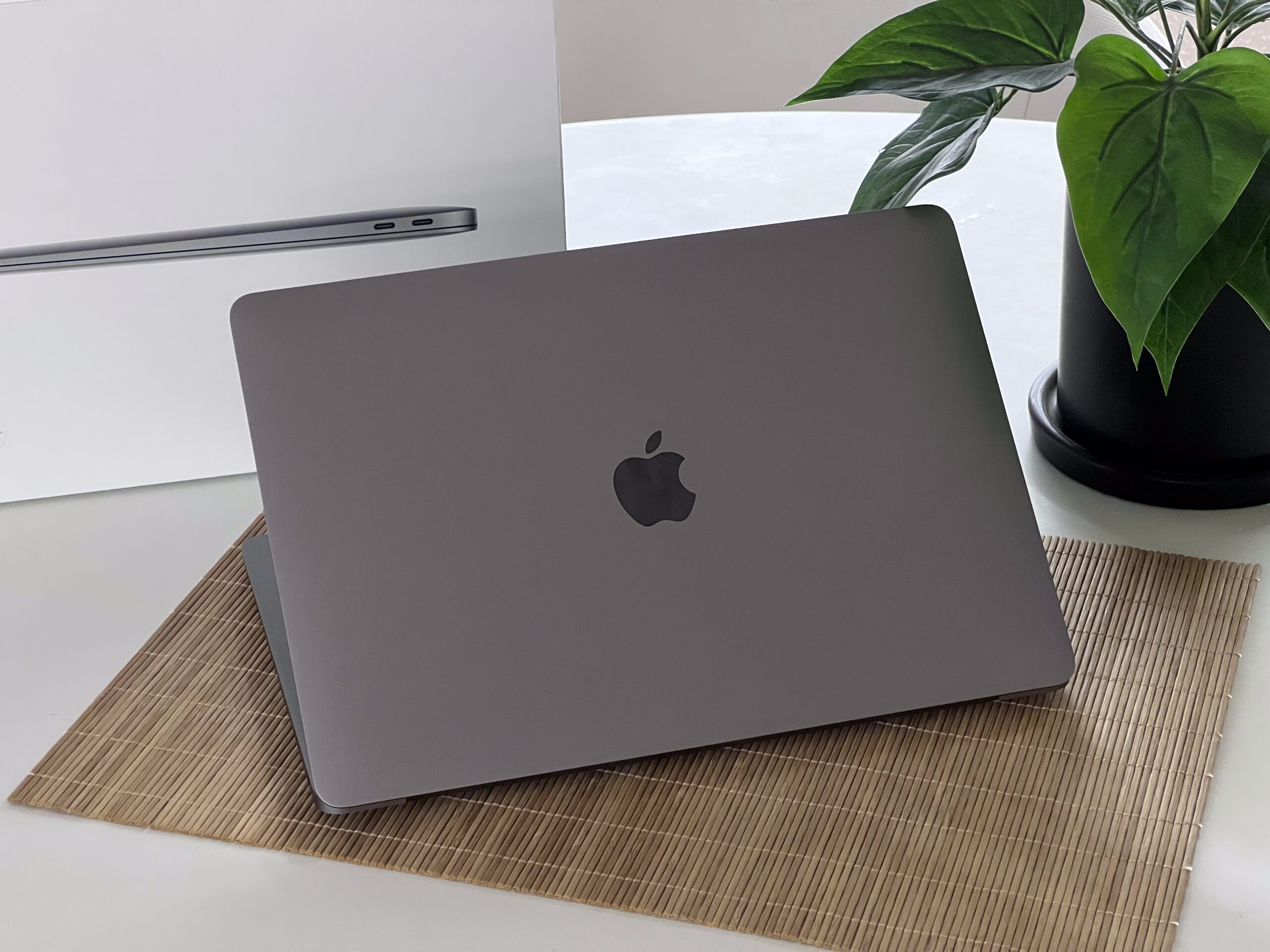 Hibátlan MacBook Air 2018 i5 13”128GB 2 ÉV Garanciával