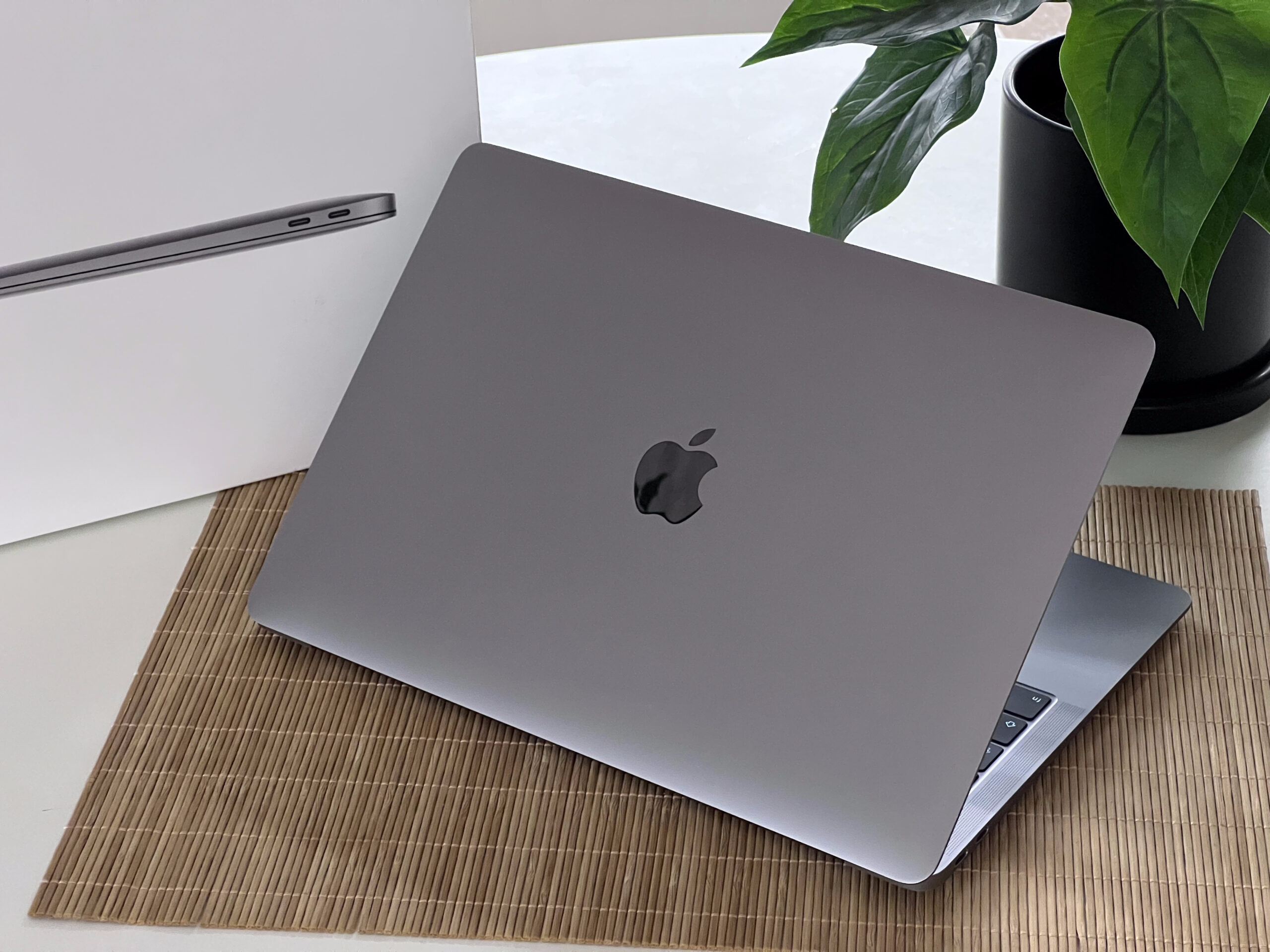 Hibátlan MacBook Air 2018 i5 13”128GB 2 ÉV Garanciával