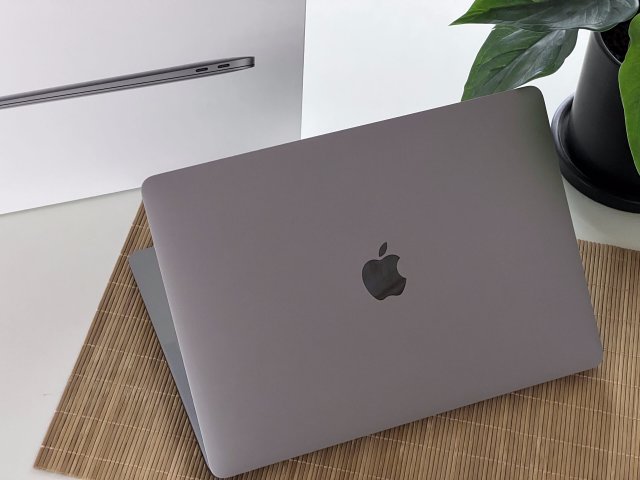 Hibátlan MacBook Air 2018 i5 13”128GB 2 ÉV Garanciával