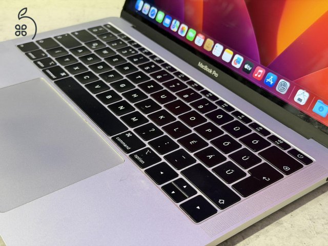 MacBook Pro 13” (2017) – i5 / 16GB RAM / 512GB SSD – frissen telepítve