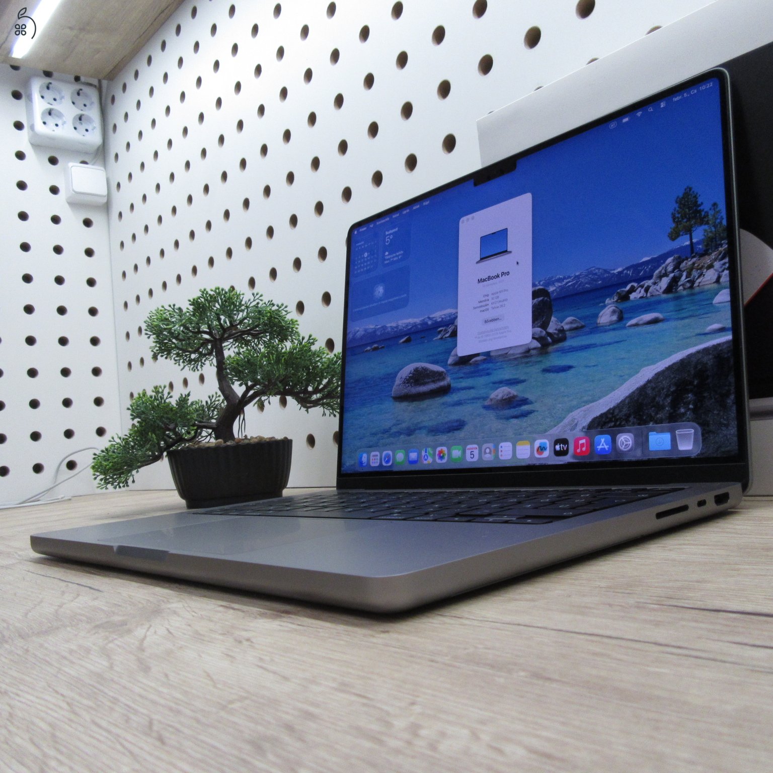 Apple MacBook Pro 14 (2021) 32GB/2TB használt, karcmentes – 90% akku (108 ciklus)