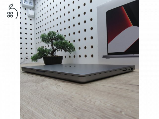 Apple MacBook Pro 14 (2021) 32GB/2TB használt, karcmentes – 90% akku (108 ciklus)