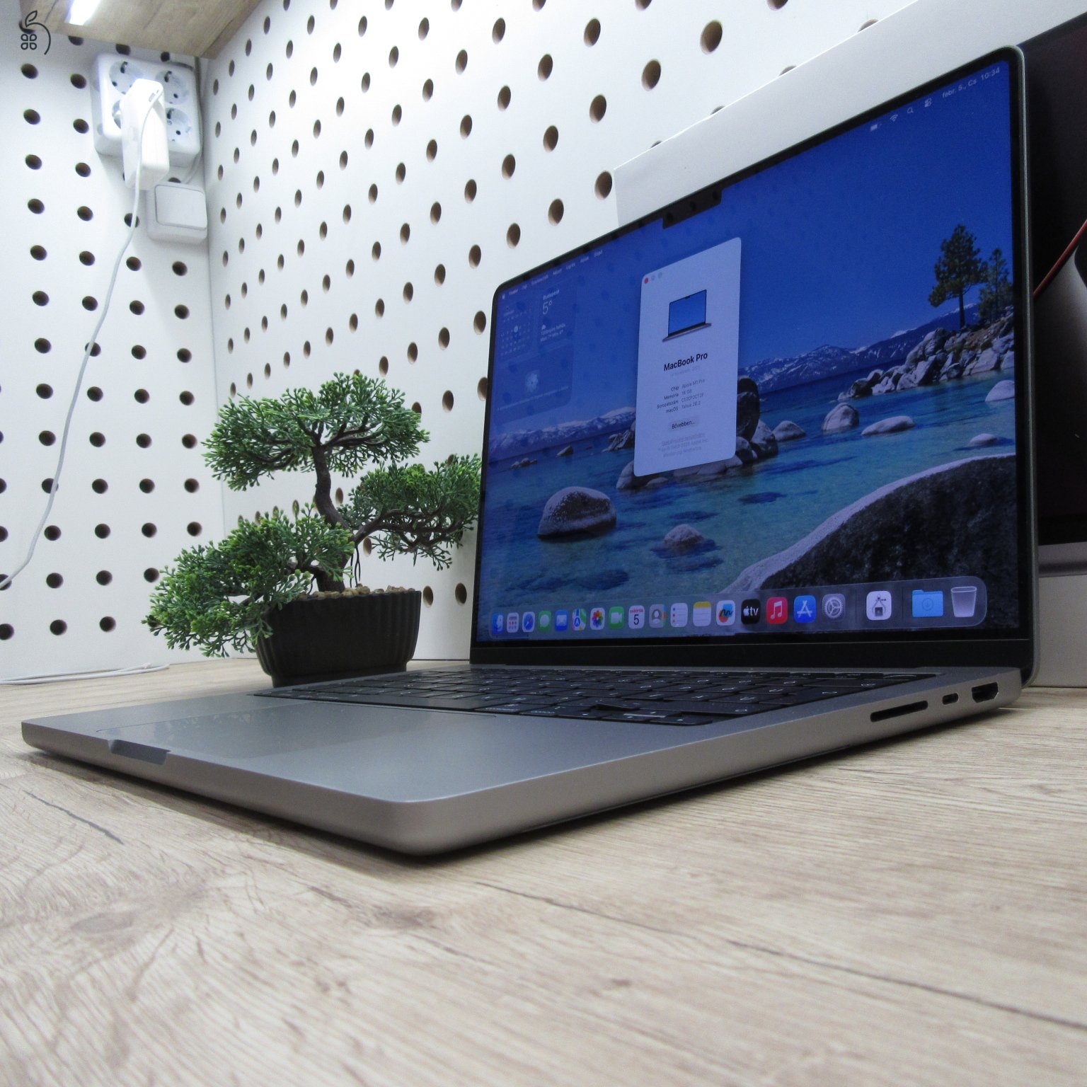 Apple MacBook Pro 14 (2021) 16GB / 1TB – használt, karcmentes – 83% akku