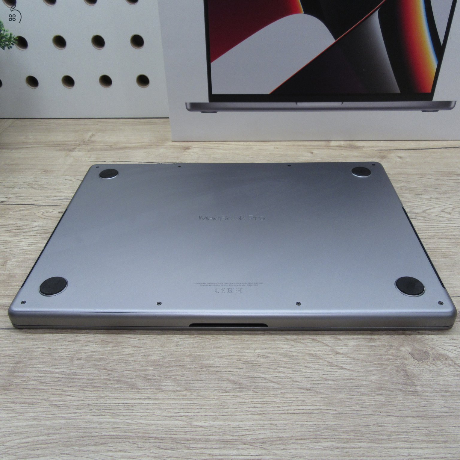 Apple MacBook Pro 14 (2021) 16GB / 1TB – használt, karcmentes – 83% akku