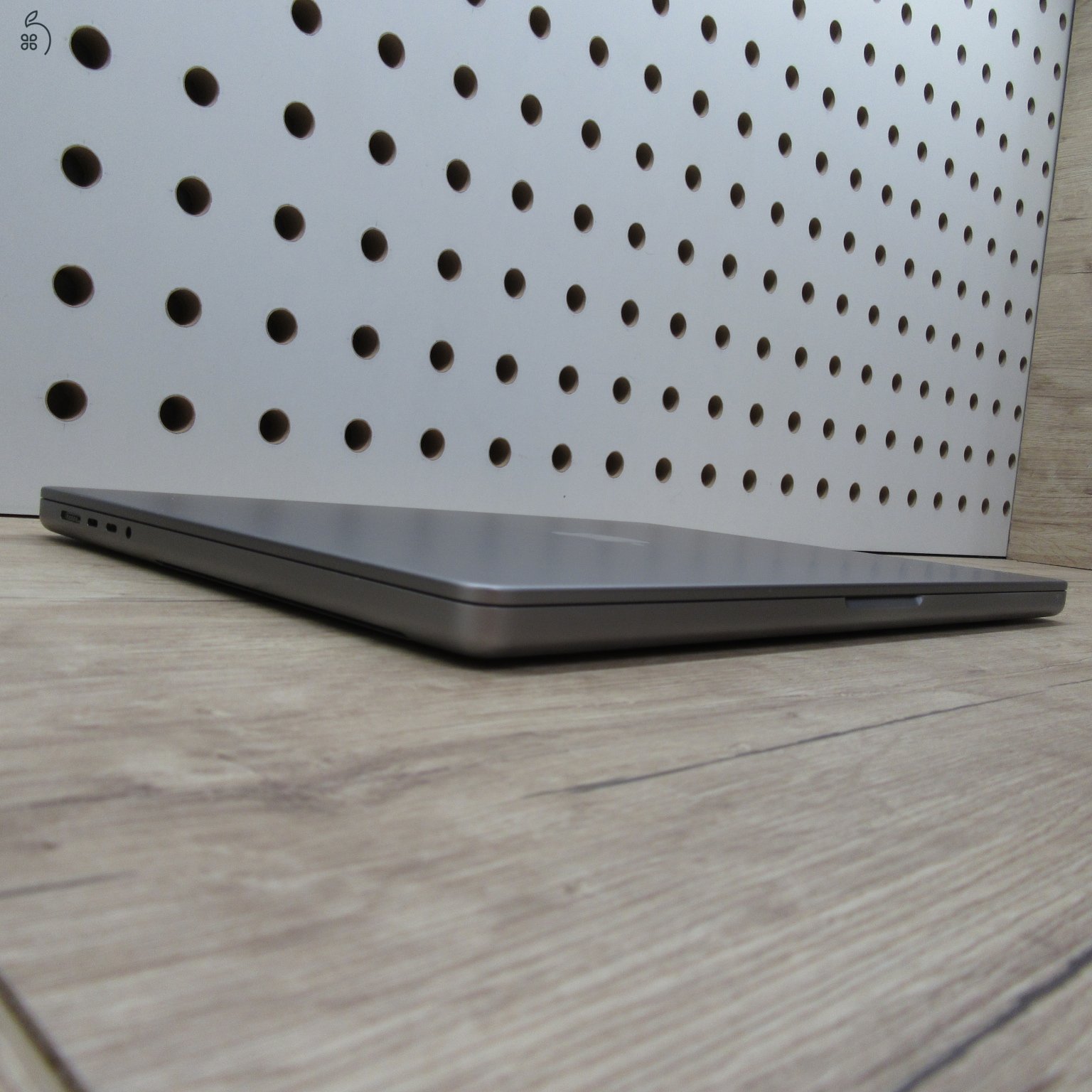 Apple MacBook Pro 16 (2021) 16GB / 512GB – használt, szép állapot – 82% akku 353 ciklus