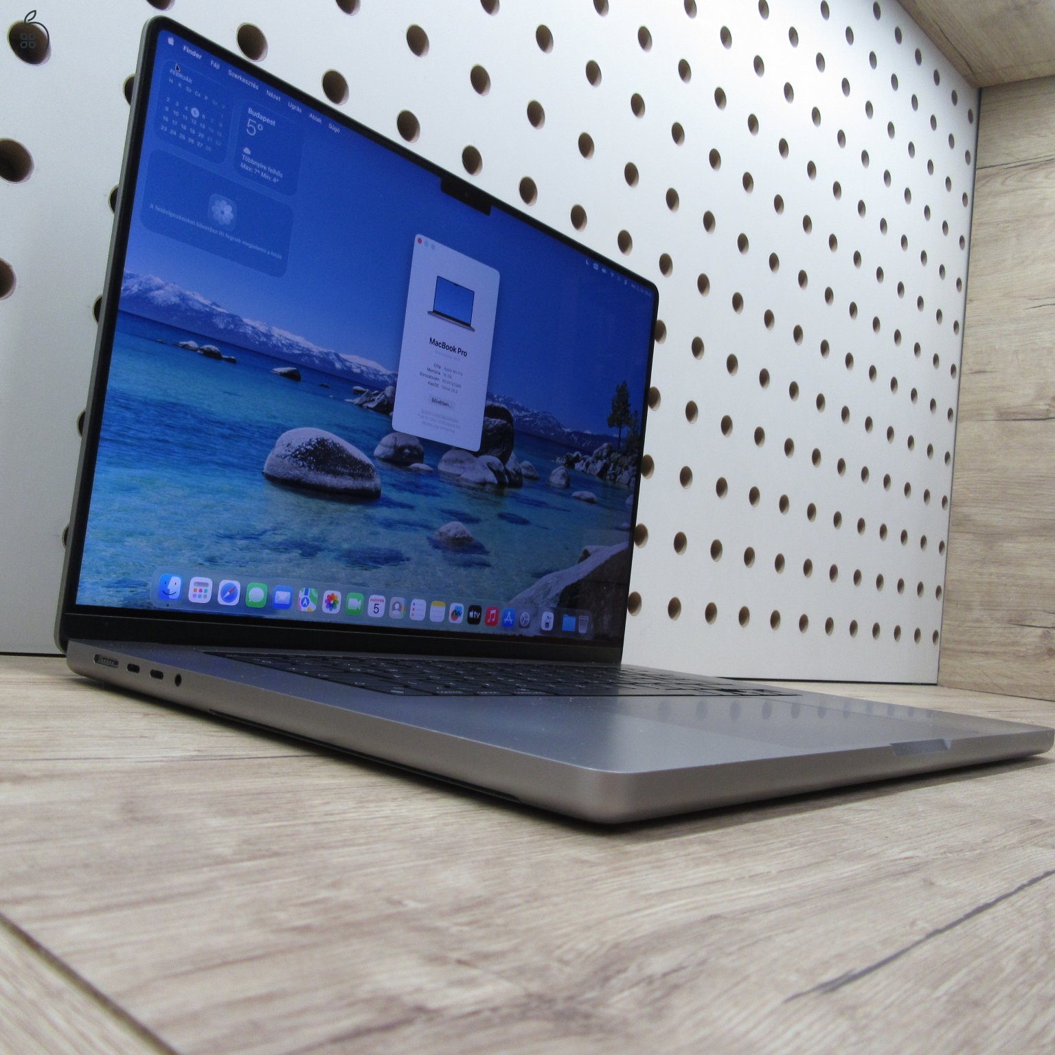 Apple MacBook Pro 16 (2021) 16GB / 512GB – használt, szép állapot – 82% akku 353 ciklus
