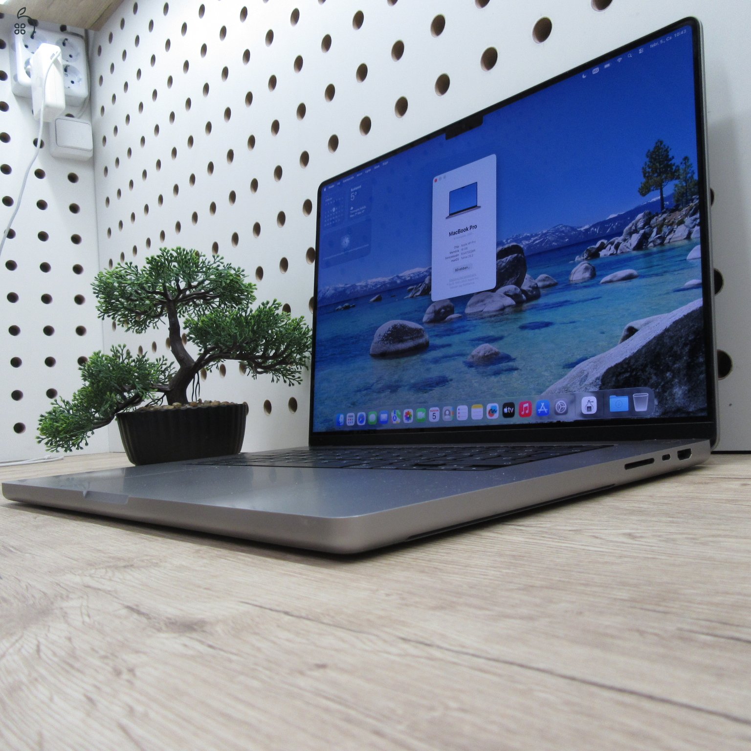Apple MacBook Pro 16 (2021) 16GB / 512GB – használt, szép állapot – 82% akku 353 ciklus