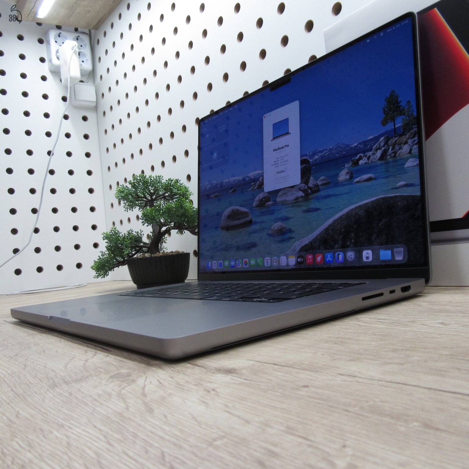 Apple MacBook Pro 16 (2021) 16GB / 1TB – használt, szép állapot – 90% akku - 136 ciklus