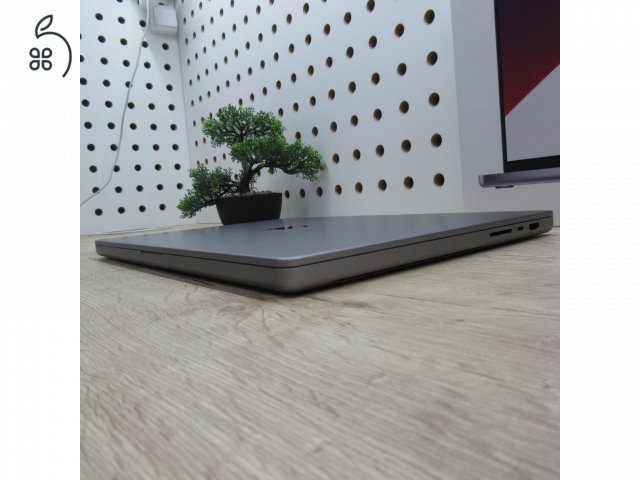 Apple MacBook Pro 16 (2021) 16GB / 1TB – használt, szép állapot – 90% akku - 136 ciklus
