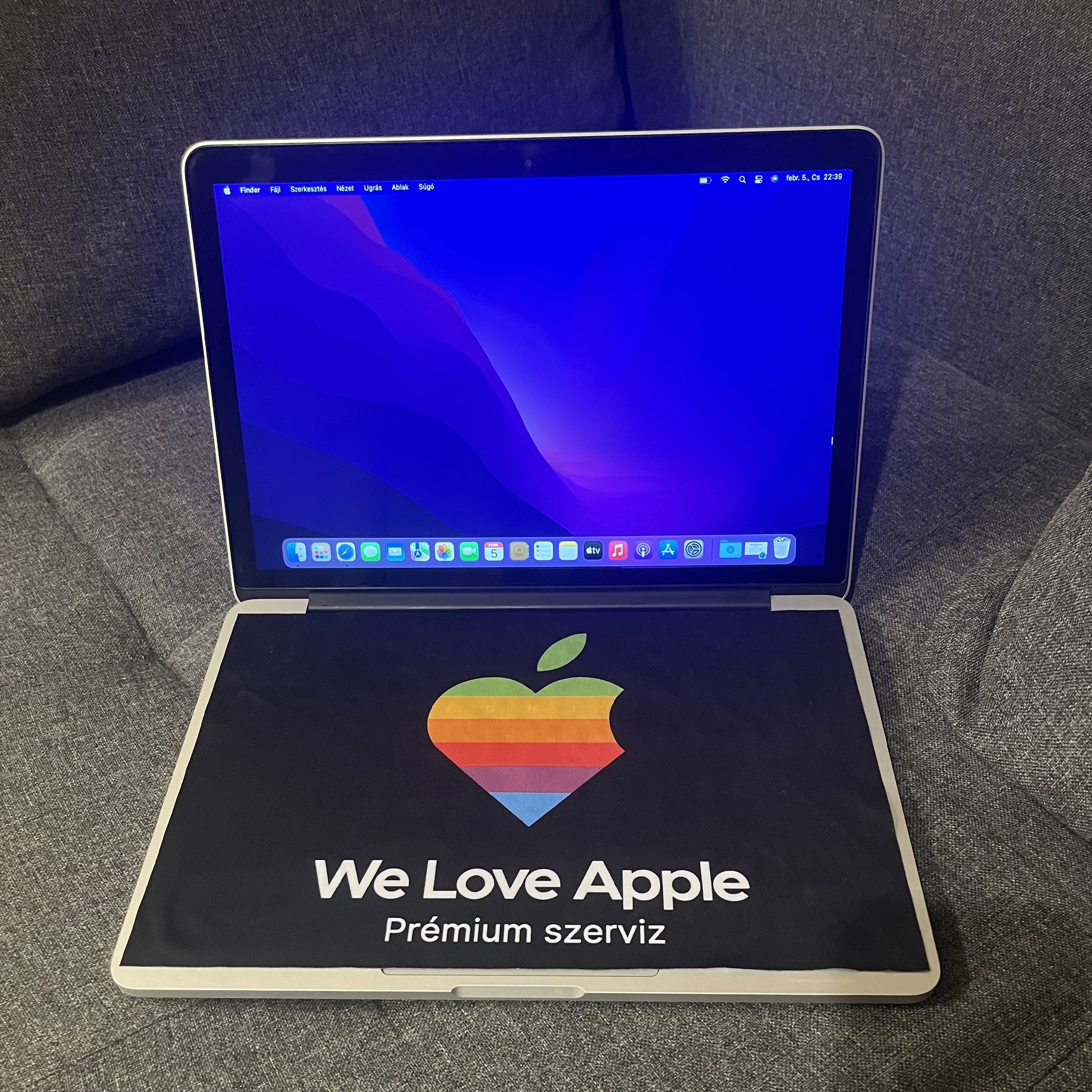 Teljesen jól működő, MacBook Pro Retina 13”, ami frissen lett szervizelve. 
