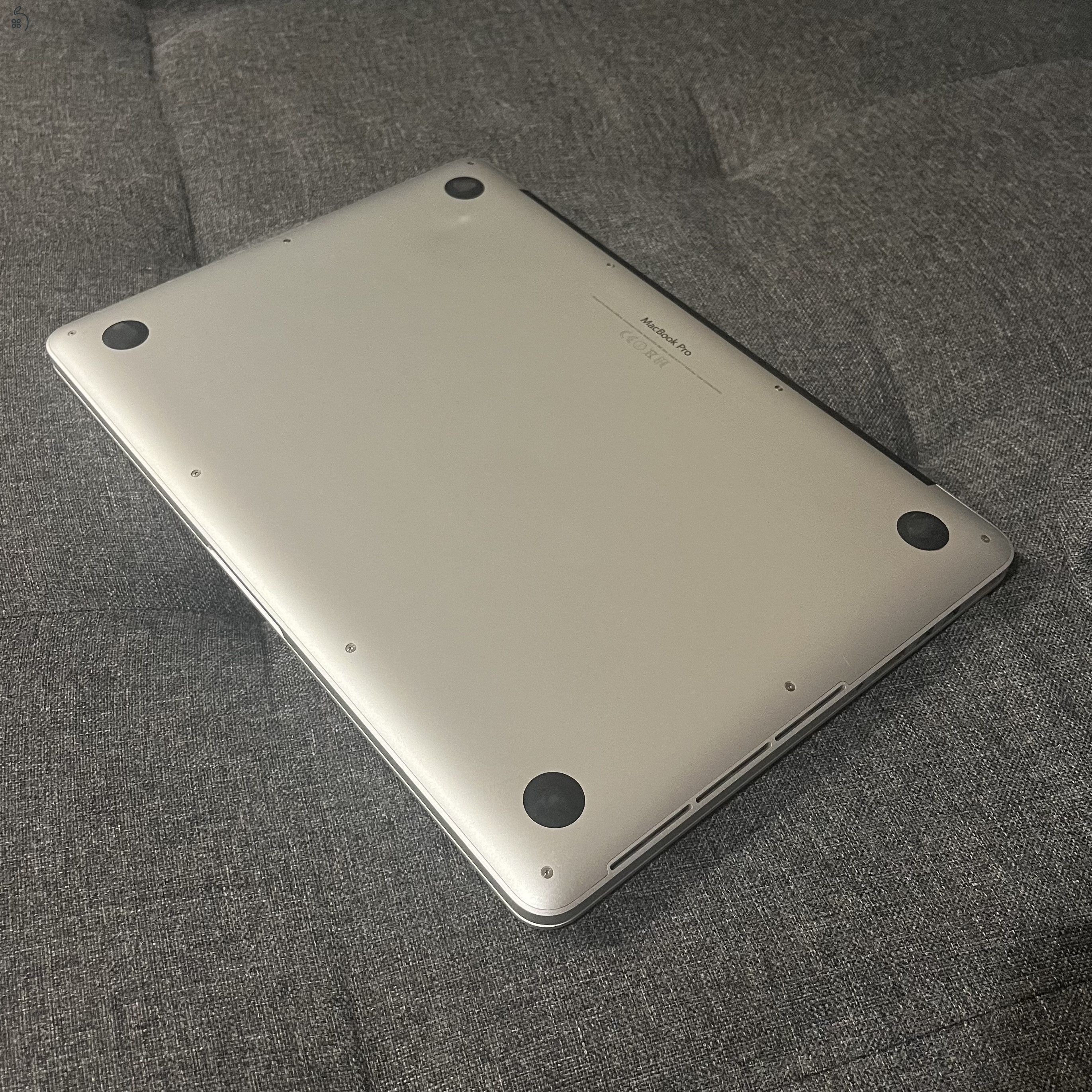 Teljesen jól működő, MacBook Pro Retina 13”, ami frissen lett szervizelve. 