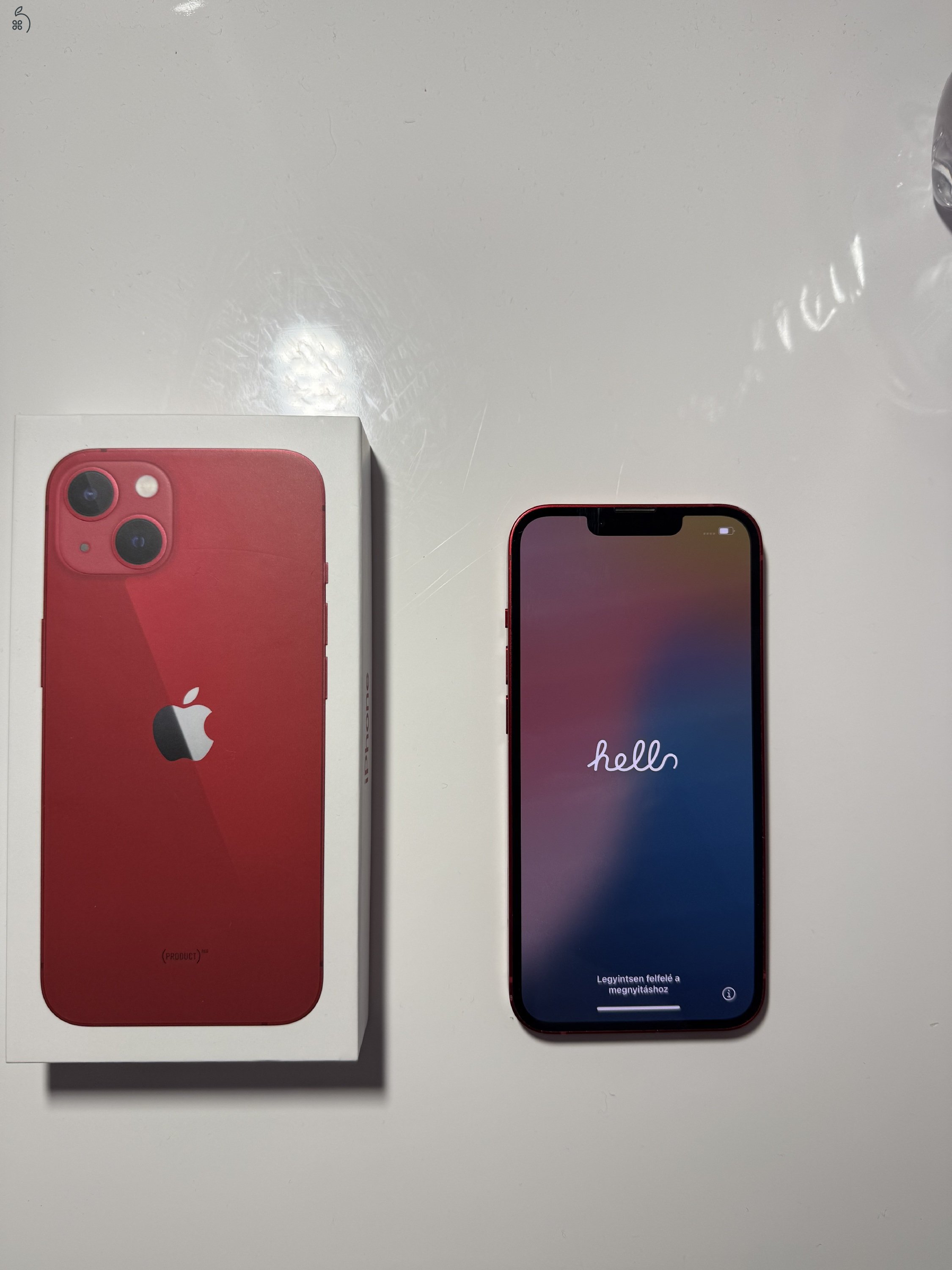 2db 2021-es Iphone 13 128GB Red és Pink színben 