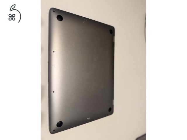 MacBook Pro, 13,3, Retina, 2022, M2, 8GB, 256GB