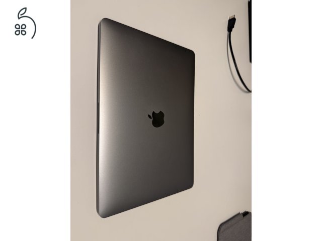 MacBook Pro, 13,3, Retina, 2022, M2, 8GB, 256GB