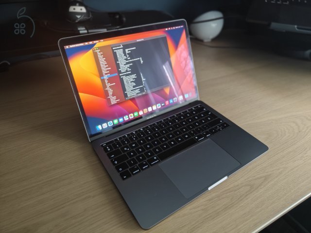 Eladó egy 2017-es MacBook Pro (13)