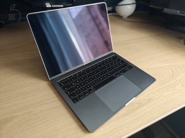 Eladó egy 2017-es MacBook Pro (13)