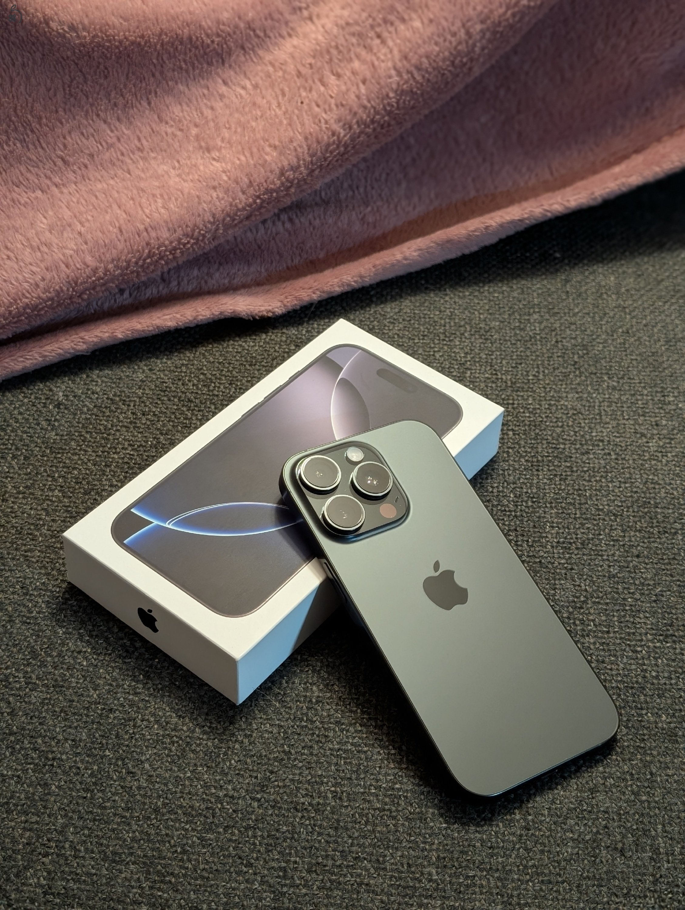 iPhone 16 Pro Black Titanium garanciális