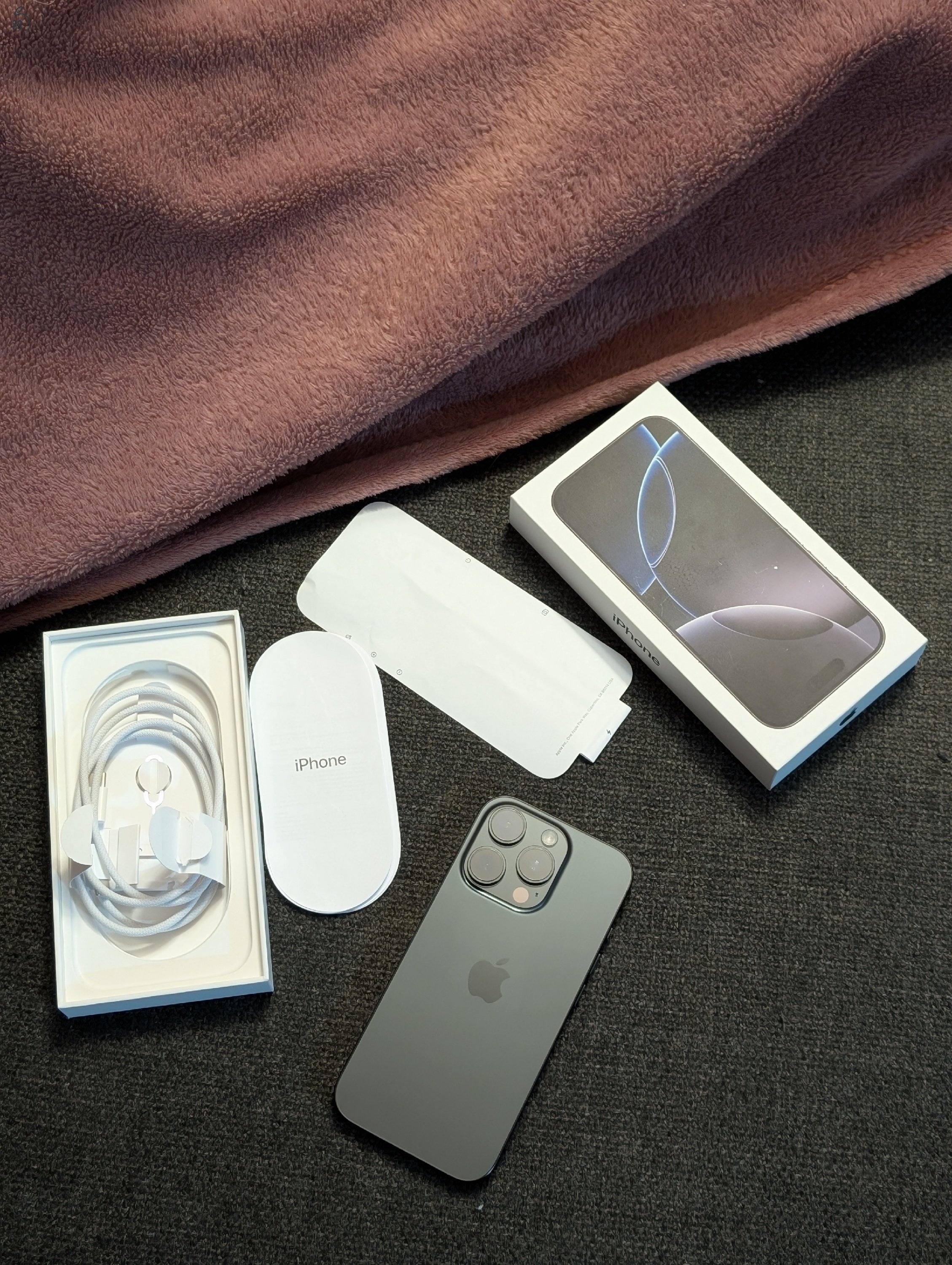 iPhone 16 Pro Black Titanium garanciális