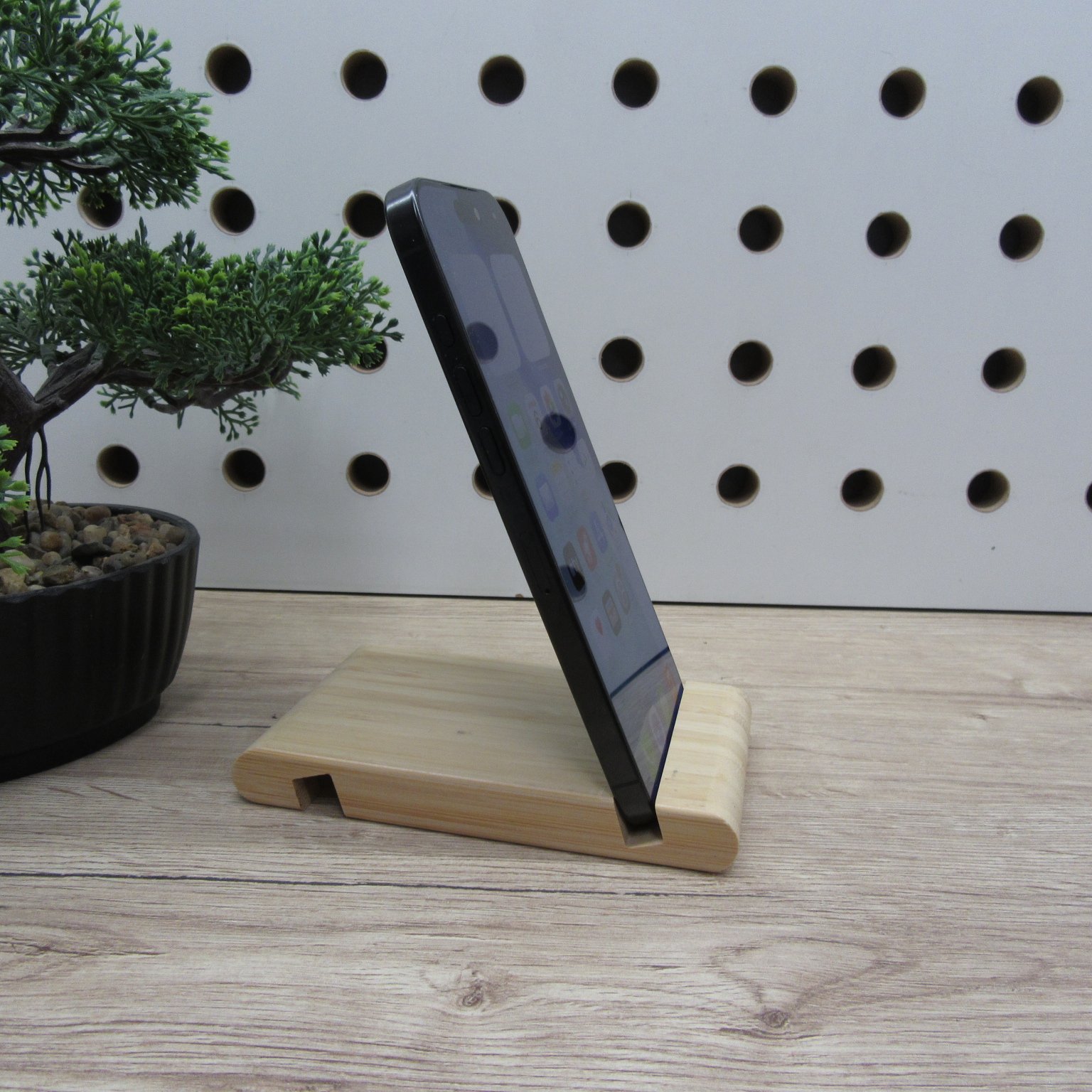 Apple iPhone 16 Pro Max 256GB fekete titán – használt, megkímélt – 100% akku (140 ciklus) – Apple garancia 2026.06.02-ig