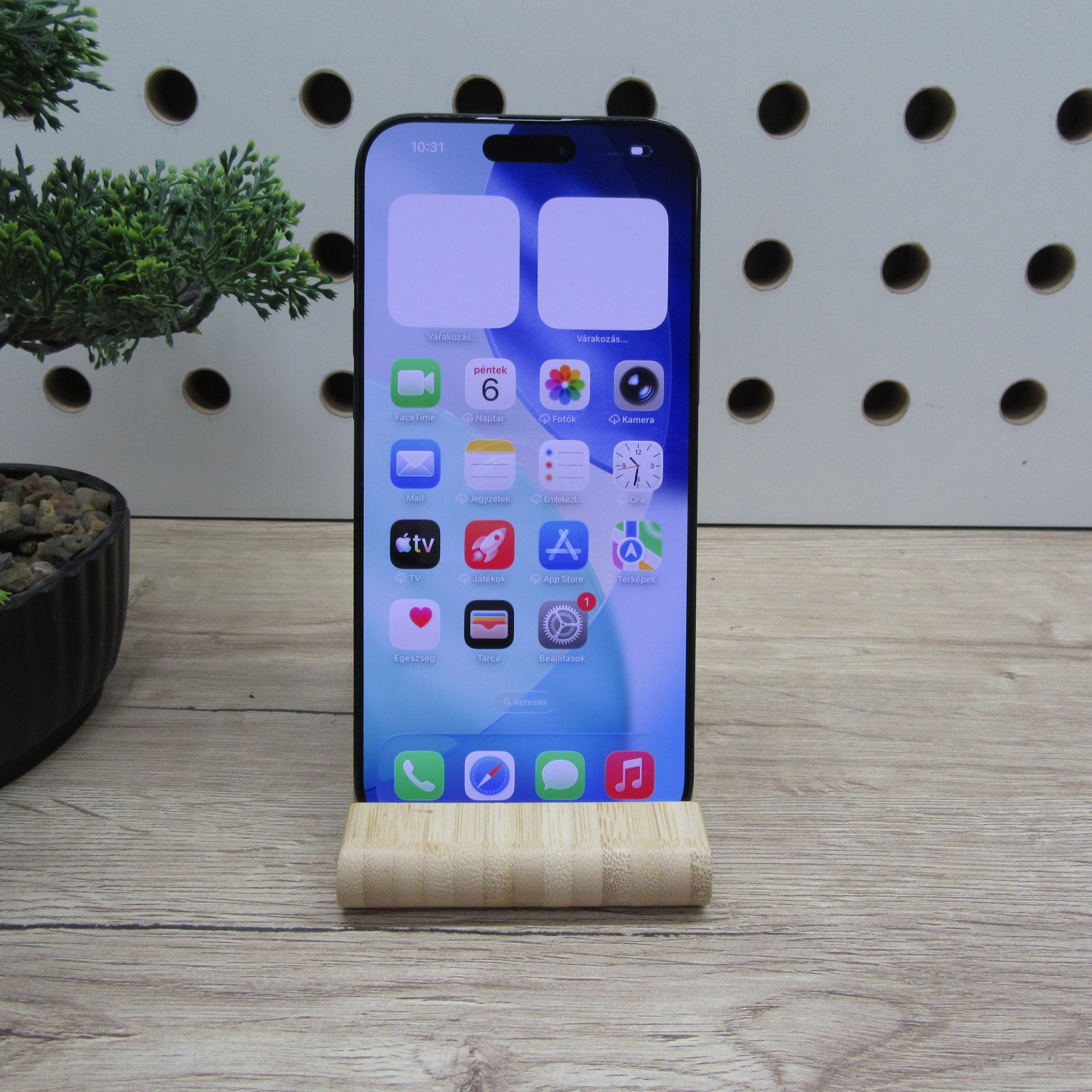 Apple iPhone 16 Pro Max 256GB fekete titán – használt, megkímélt – 100% akku (140 ciklus) – Apple garancia 2026.06.02-ig