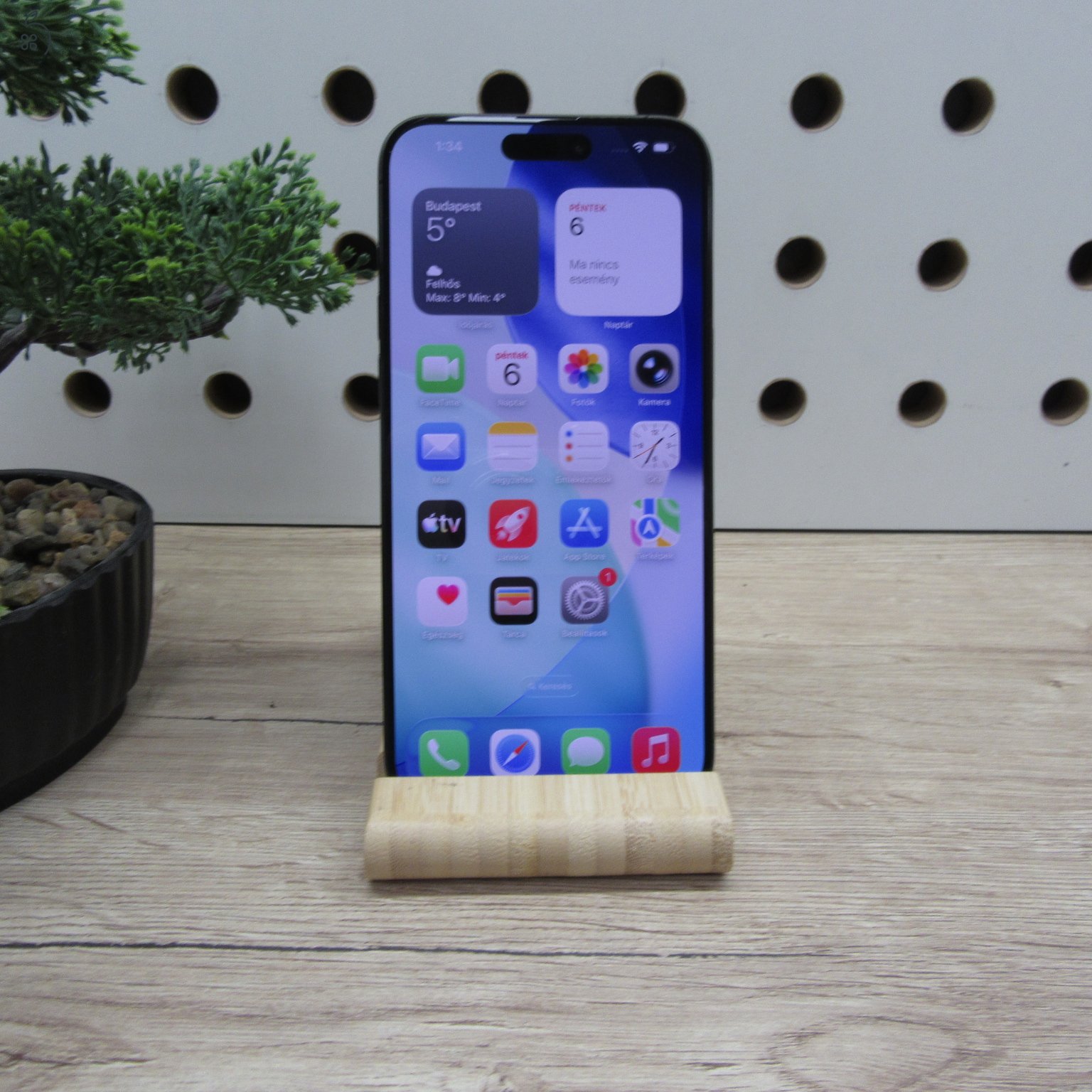 Apple iPhone 15 Pro Max 256GB fekete titán – használt, karcmentes – 90% akku (344 ciklus) – 6 hónap garancia