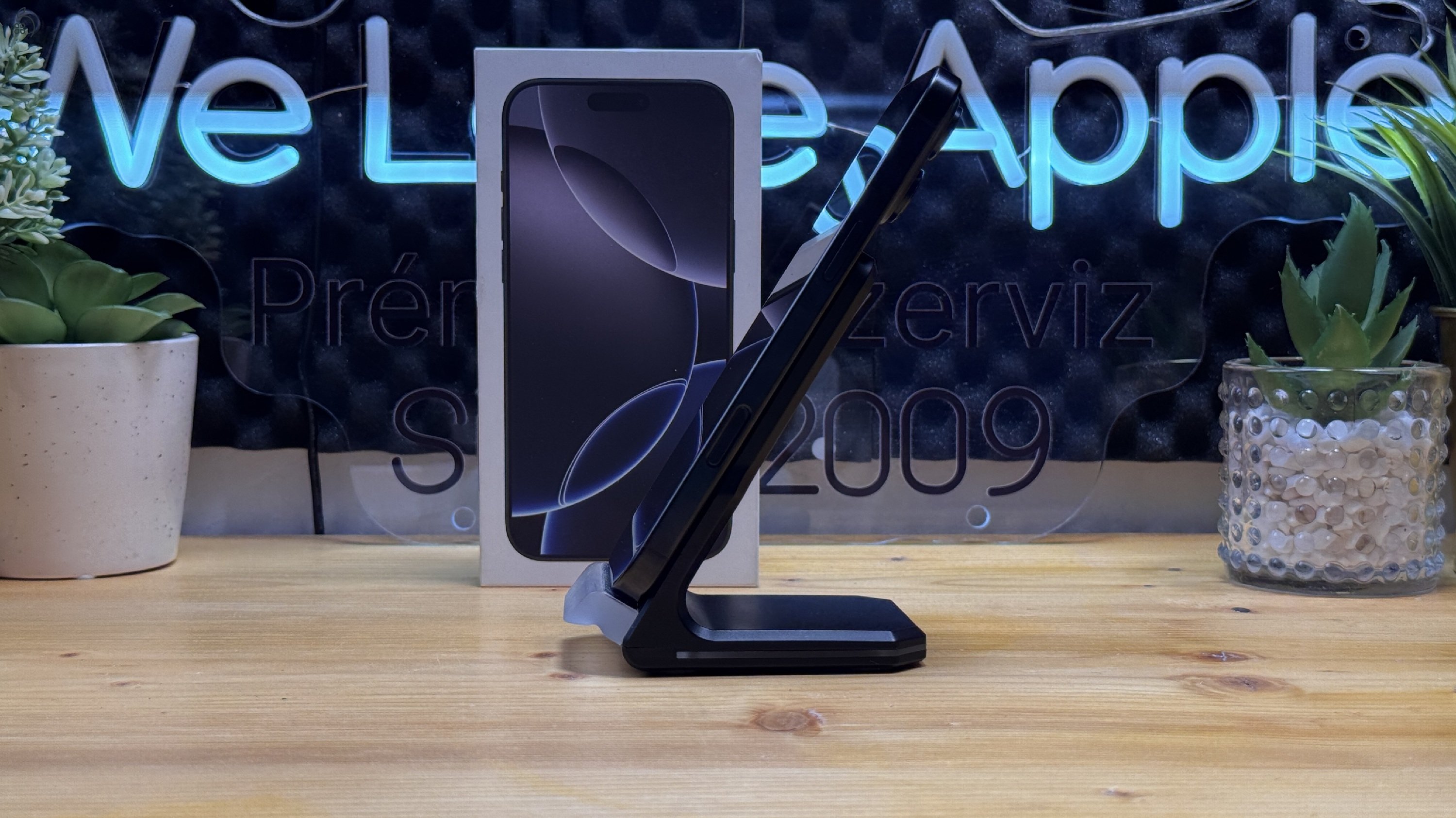 iPhone 16 Pro Max 256GB Fekete, Független - 1ÉV Garancia, Számla