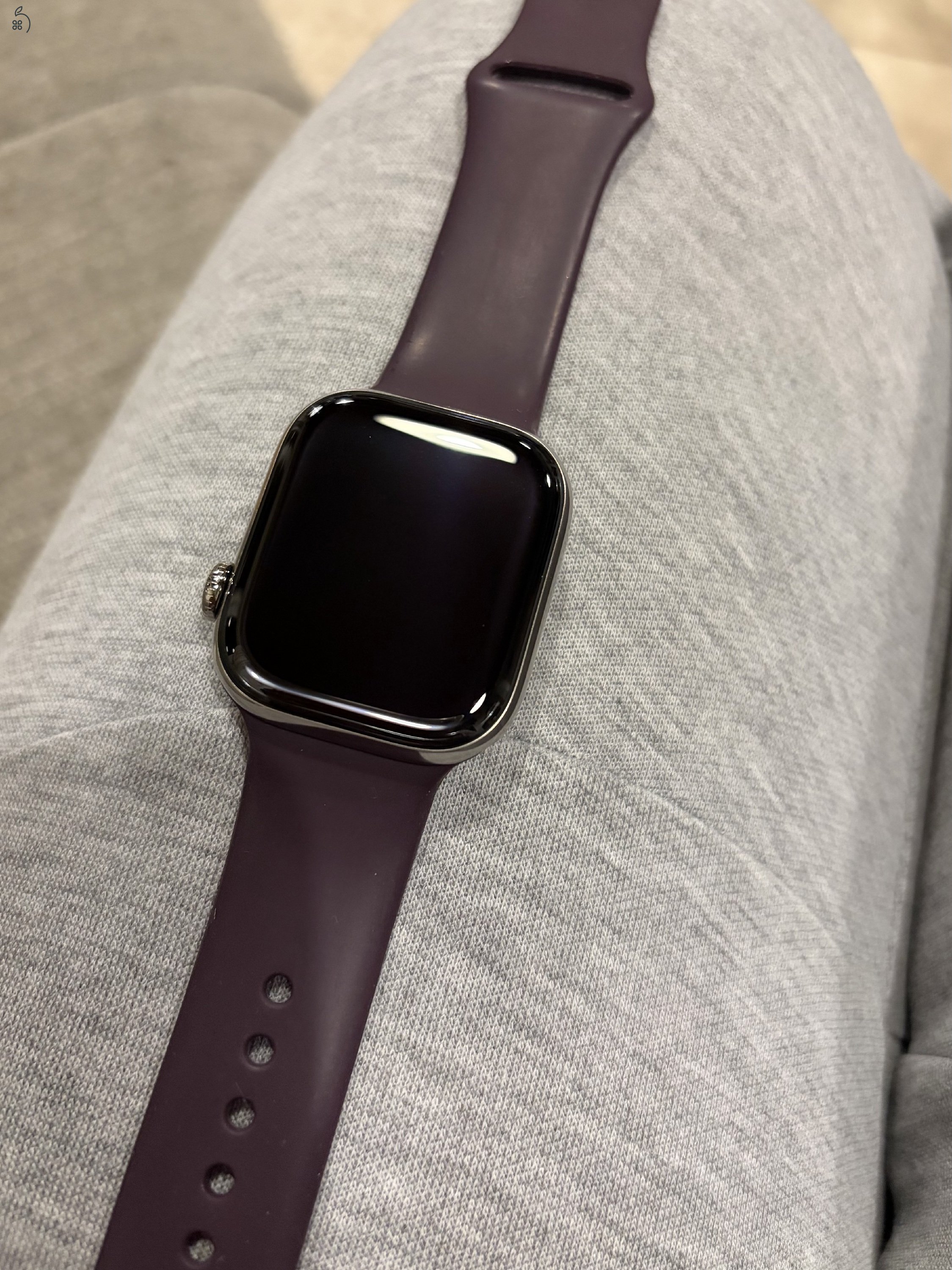 Apple Watch S11 Natúr Titán Cellural  42mm újszerű