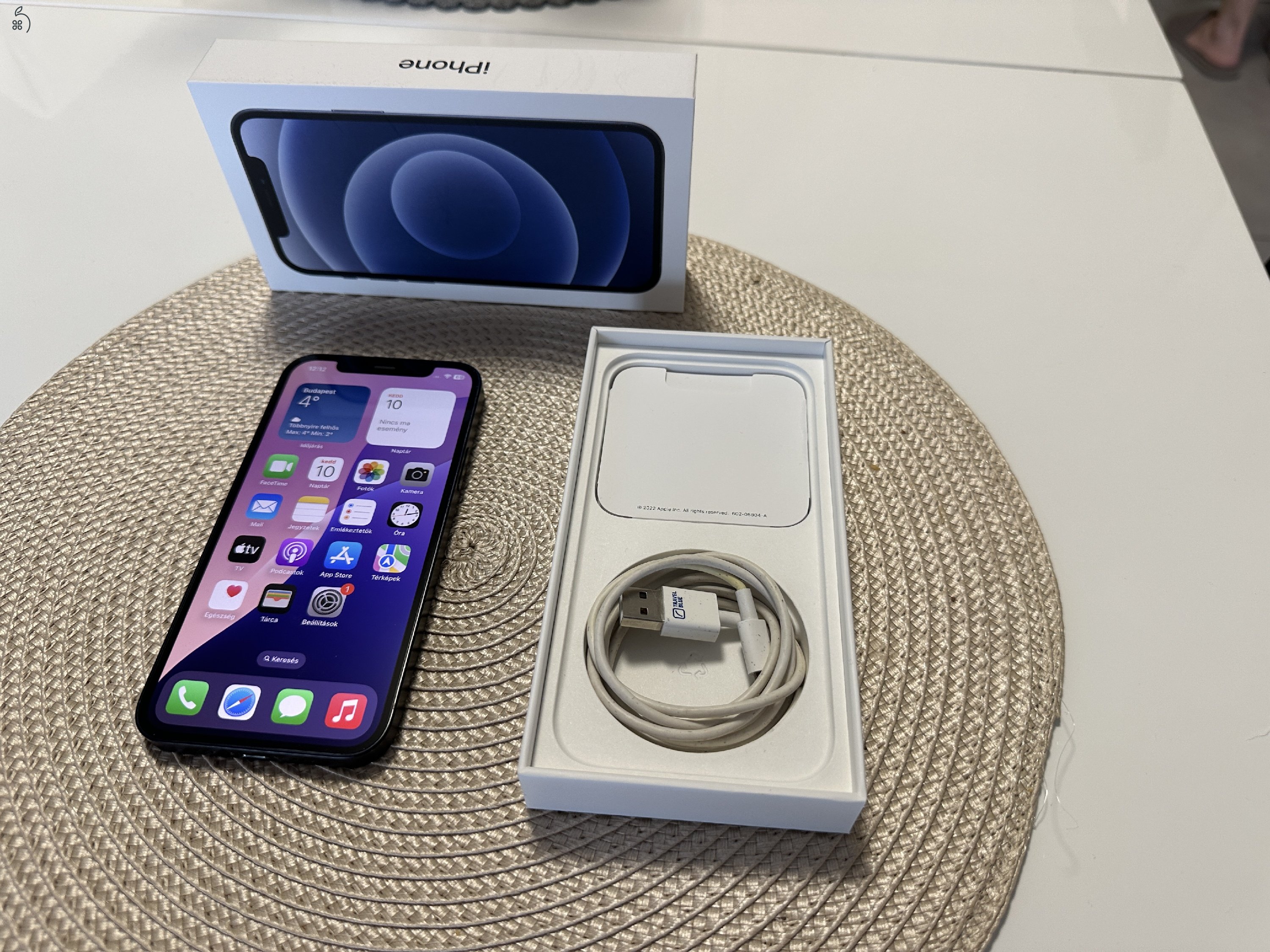 Apple iPhone 12 64Gb Fekete Kártyafüggetlen