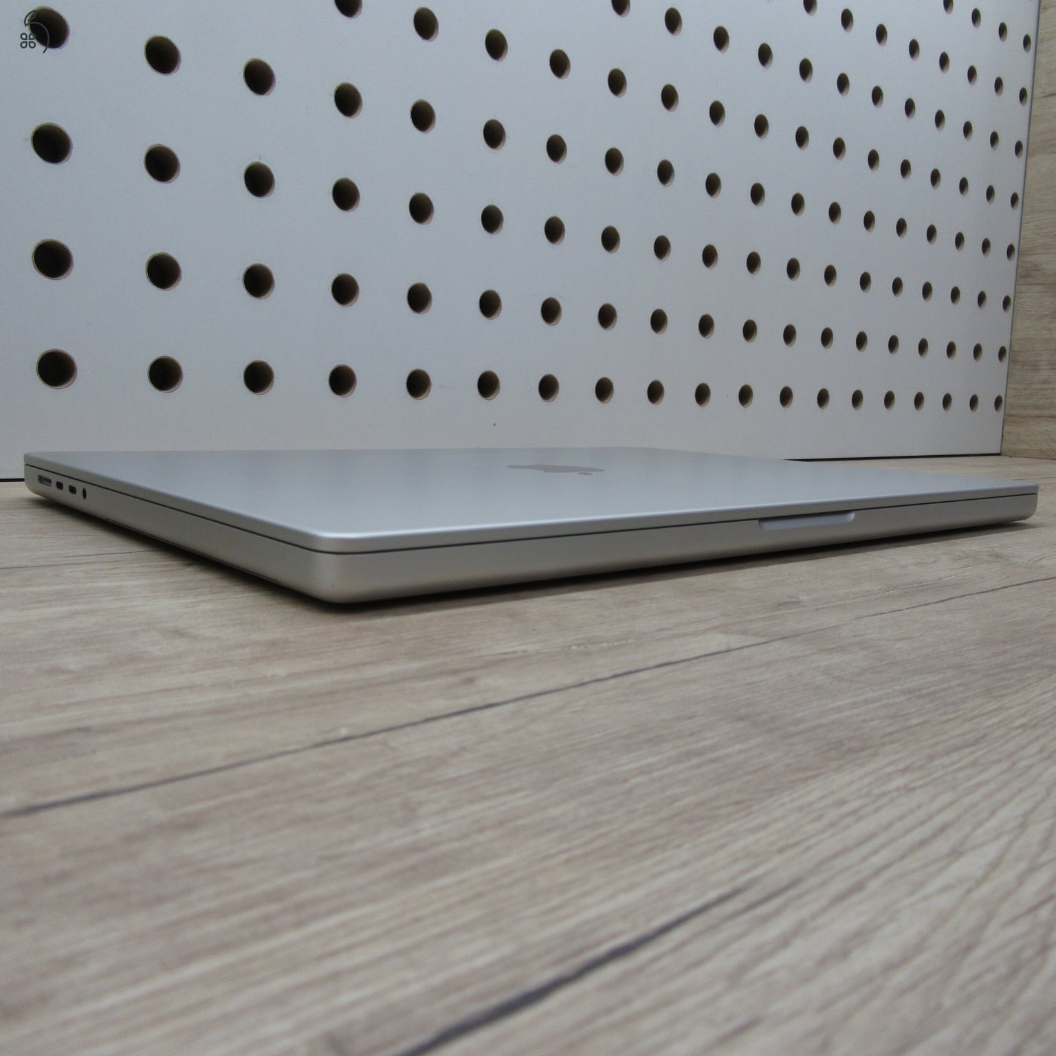 Apple MacBook Pro 16 (2021) 16GB/512GB használt, karcmentes 87% akku, 191 ciklus