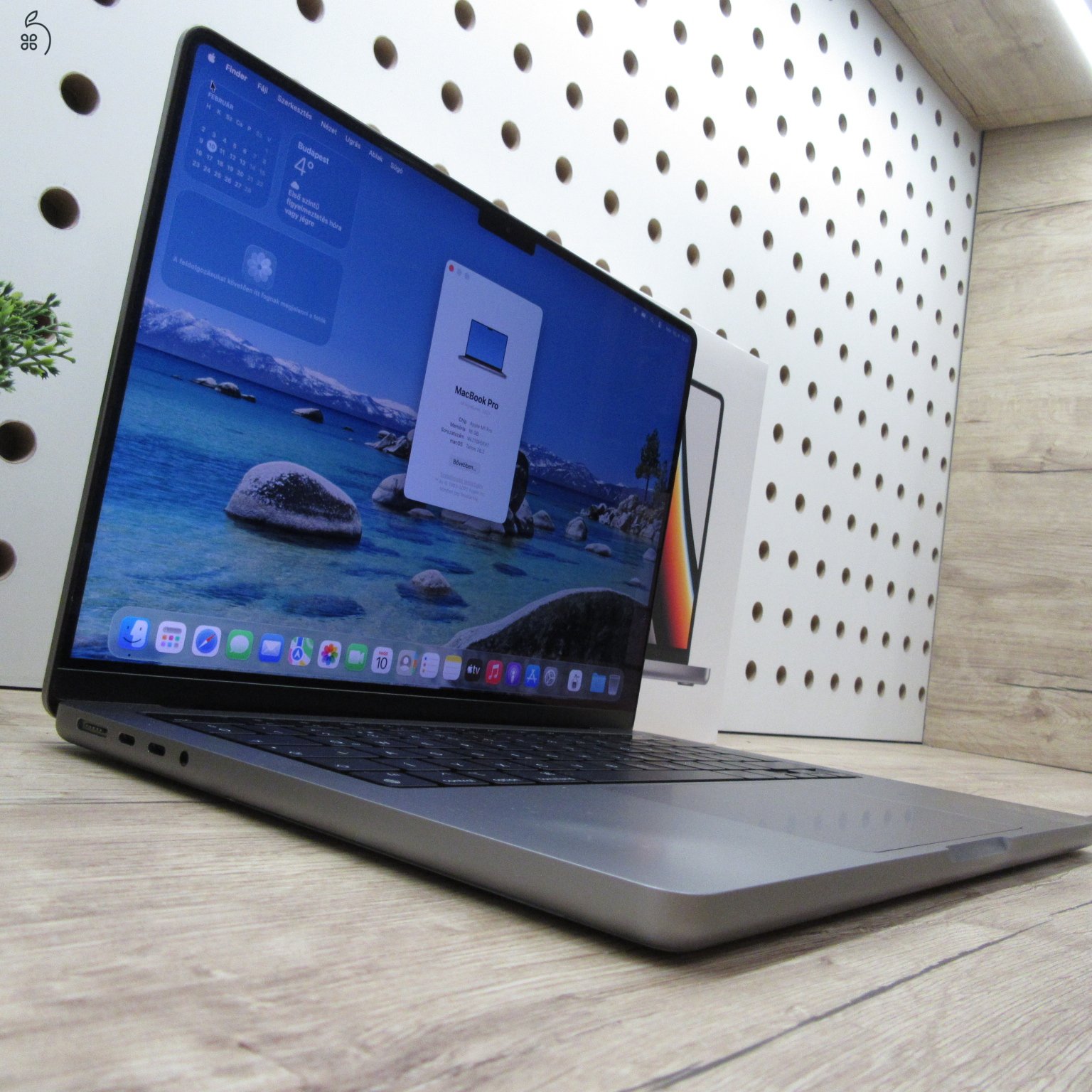 Apple MacBook Pro 14 (2021) 16GB/512GB használt, szép állapot 100% akku , 8 ciklus