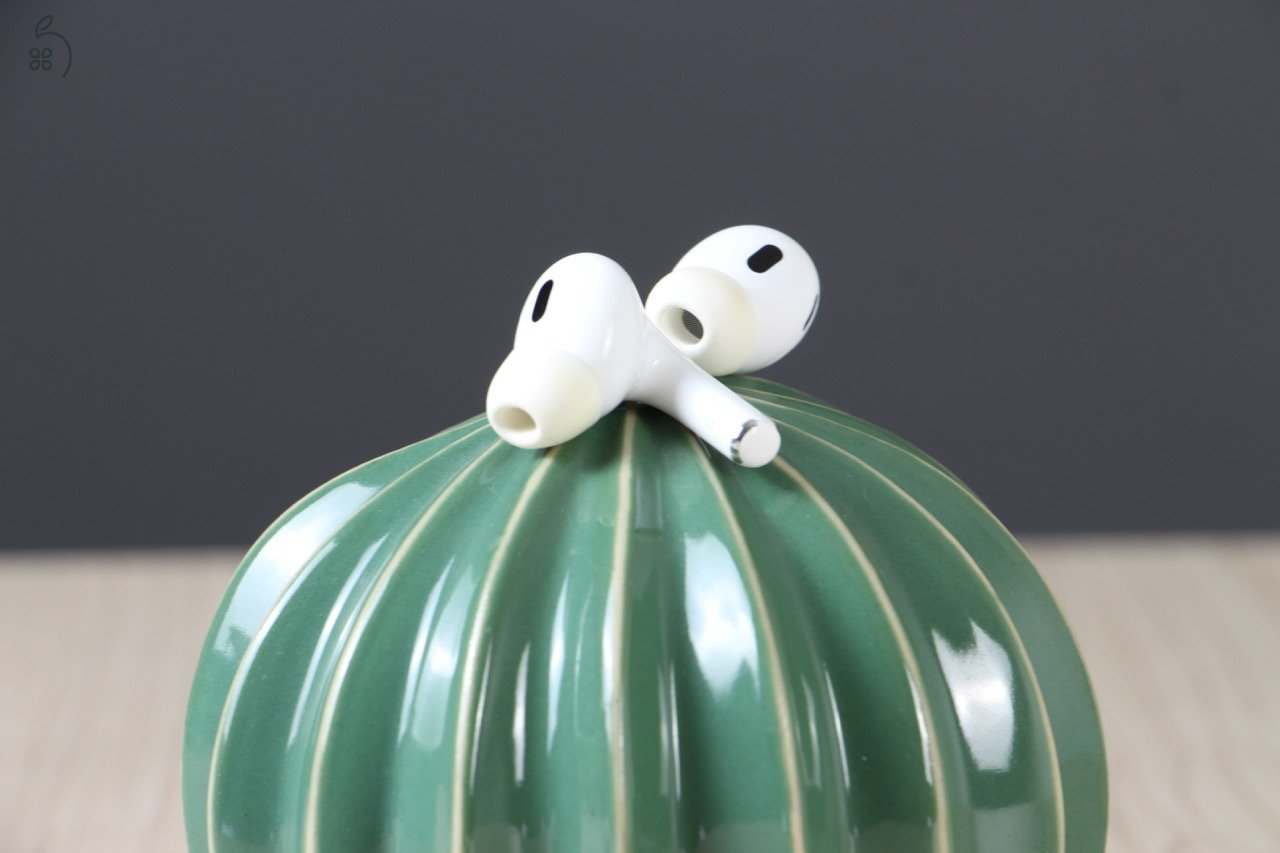 AIRPODS PRO 2 FEHER - HASZNALT, JO ALLAPOT US-7687