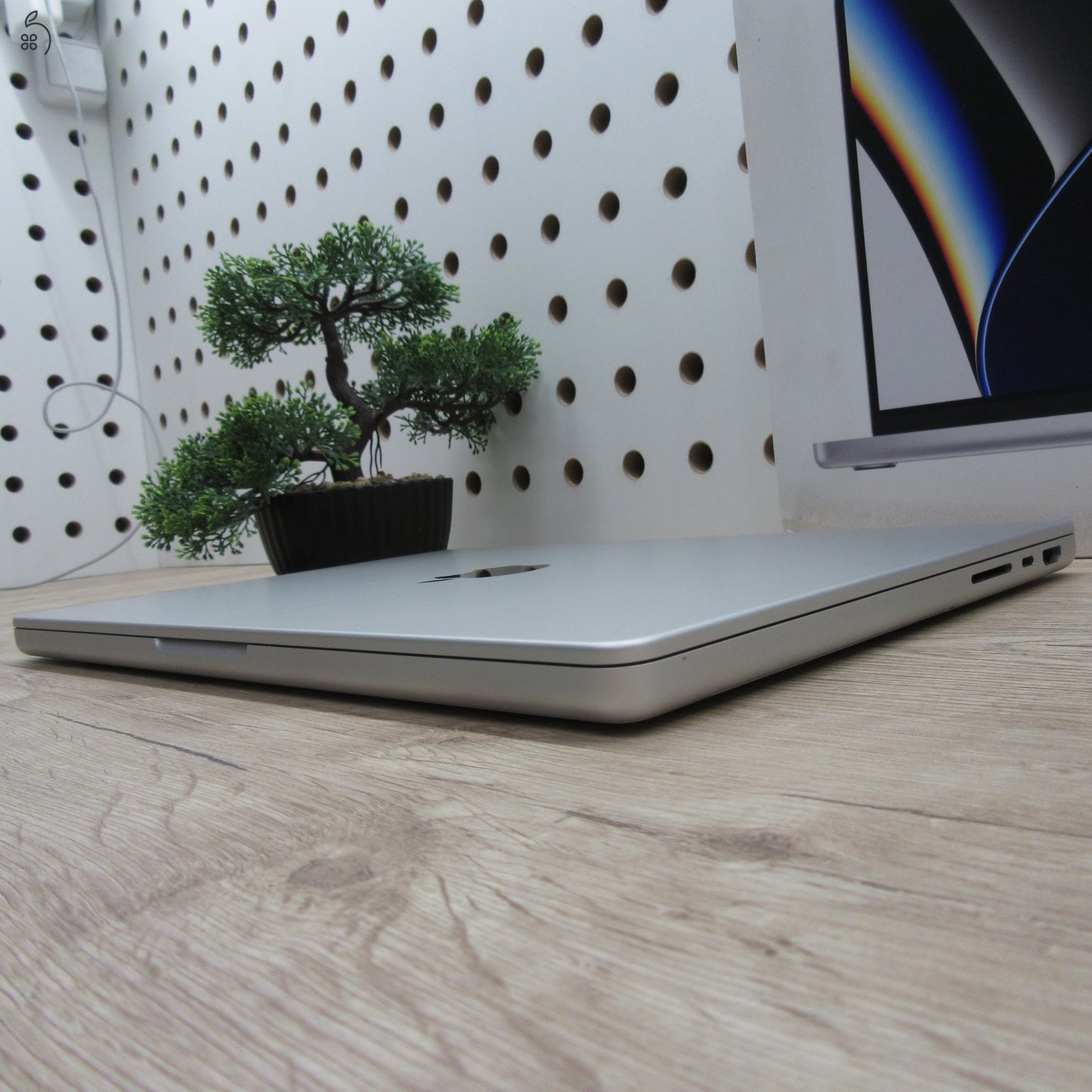 Apple MacBook Pro 14 (2021) 16GB/1TB használt, karcmentes 90% akku, 294 ciklus