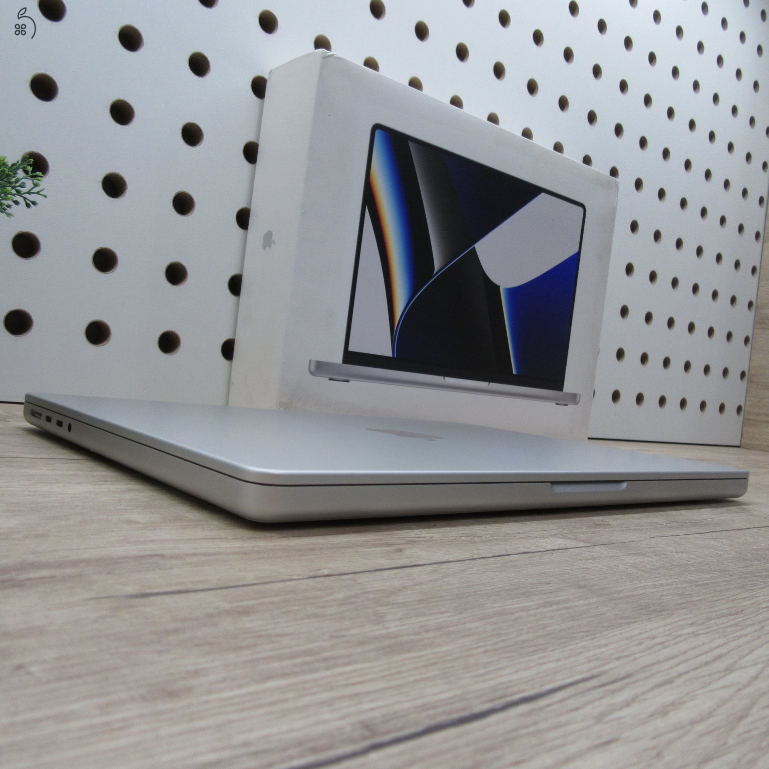 Apple MacBook Pro 14 (2021) 16GB/1TB használt, karcmentes 90% akku, 294 ciklus