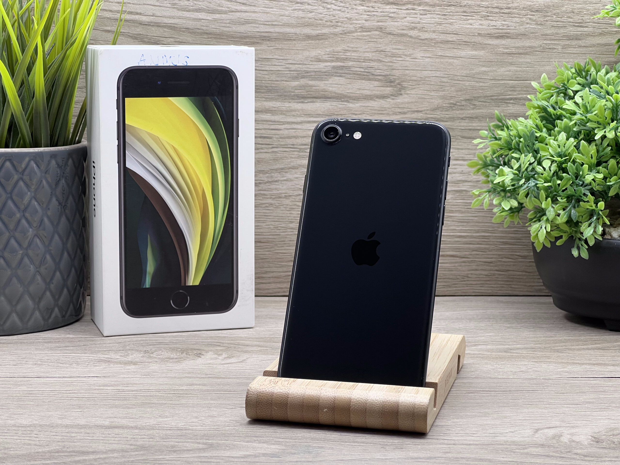 iPhone SE 2020 Black 128GB 2 ÉV Garanciával 100%