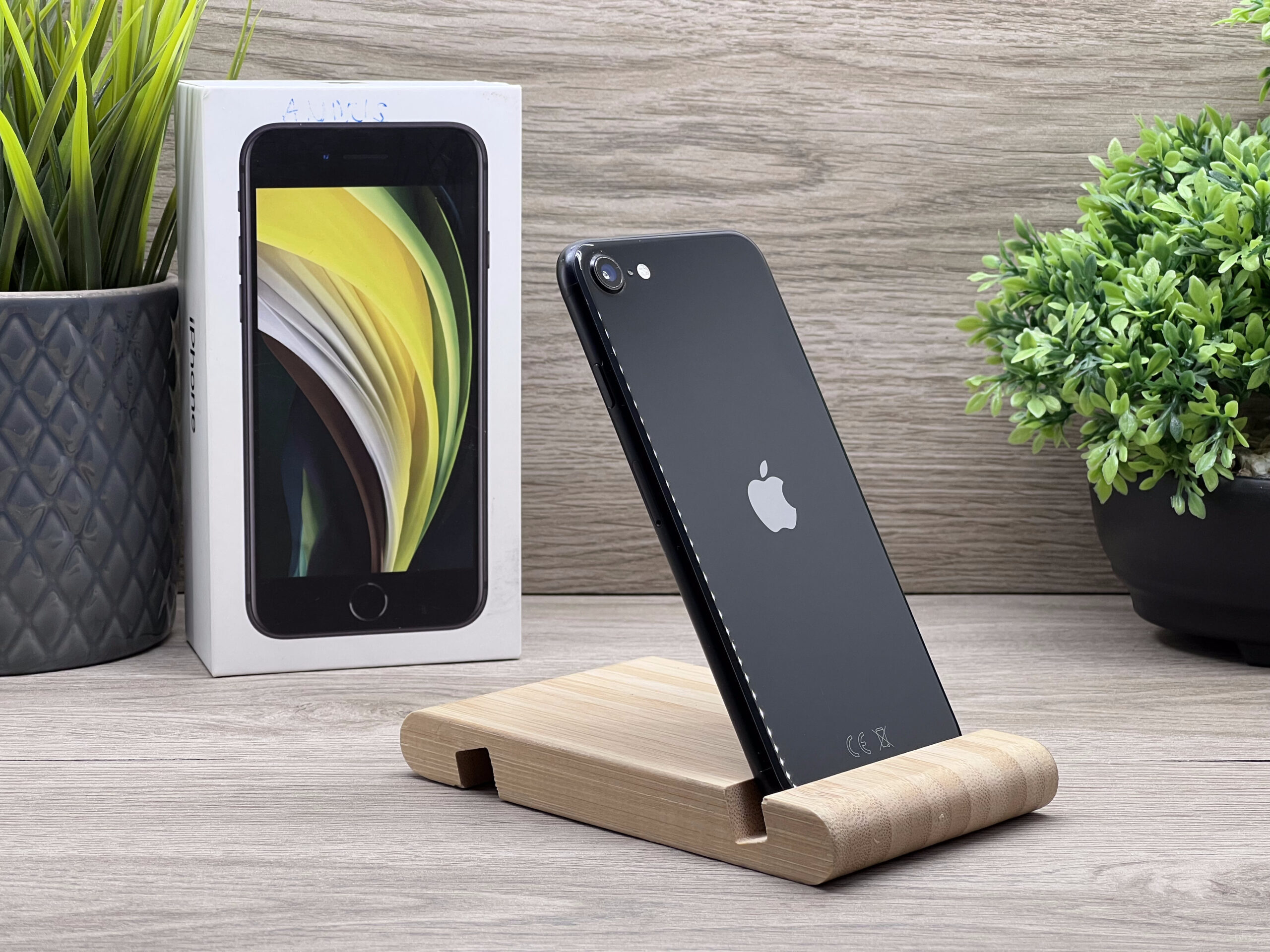 iPhone SE 2020 Black 128GB 2 ÉV Garanciával 100%