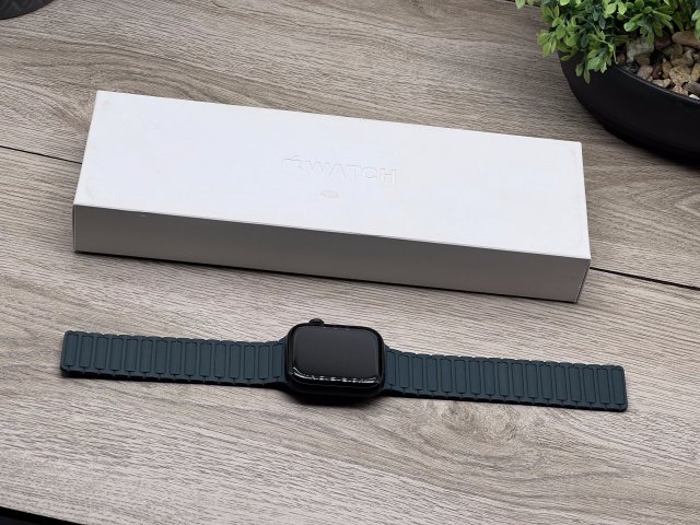 Hibátlan Apple Watch S9 Midnight 45mm 2 ÉV Garanciával