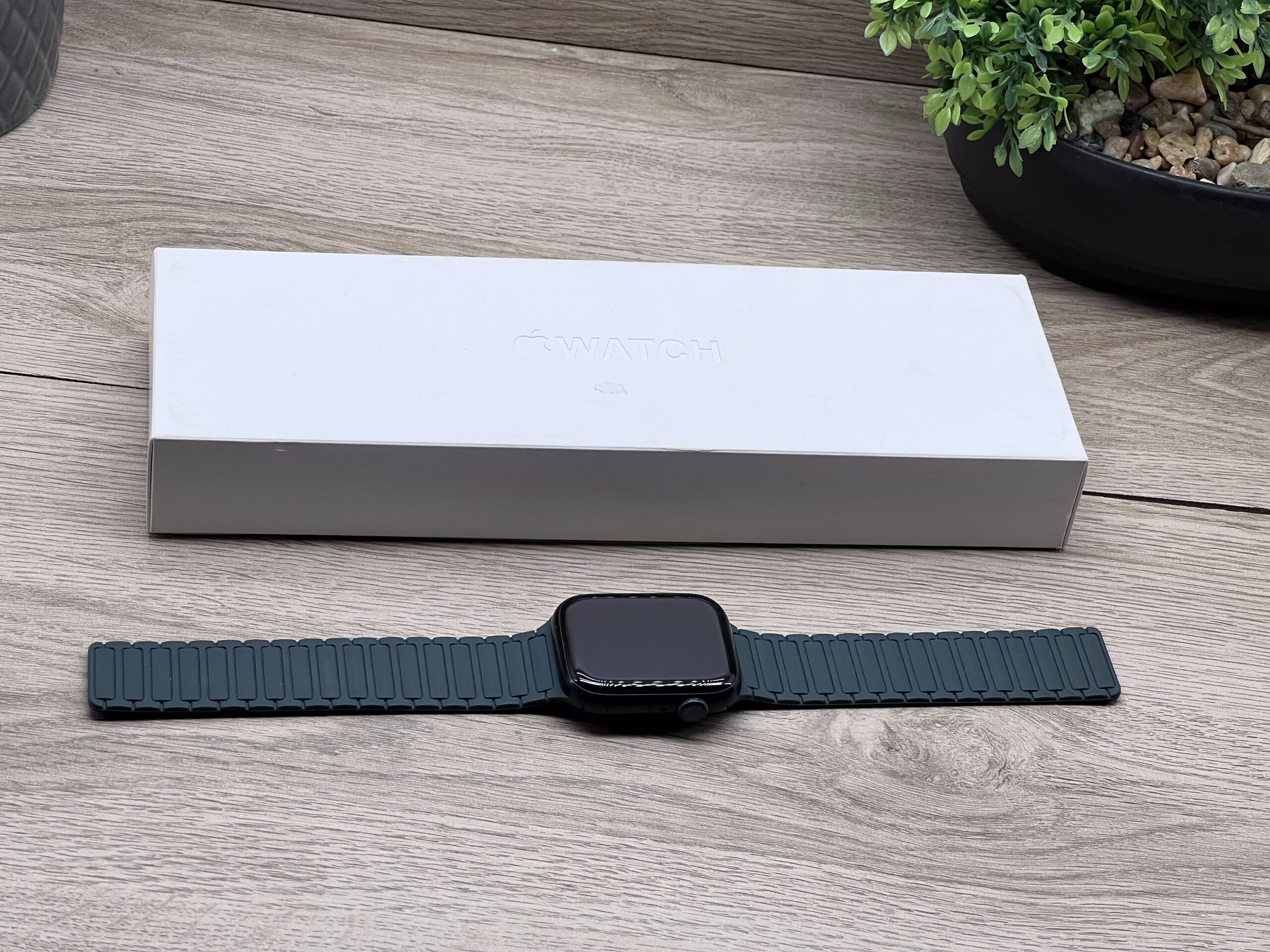 Hibátlan Apple Watch S9 Midnight 45mm 2 ÉV Garanciával