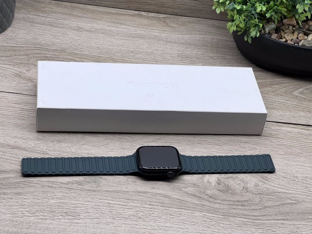 Hibátlan Apple Watch S9 Midnight 45mm 2 ÉV Garanciával
