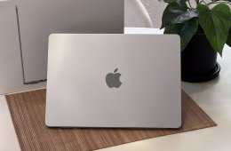 Hibátlan MacBook Air M4 2025 Skyblue 13” 256GB 16GB 2 ÉV Garanciával