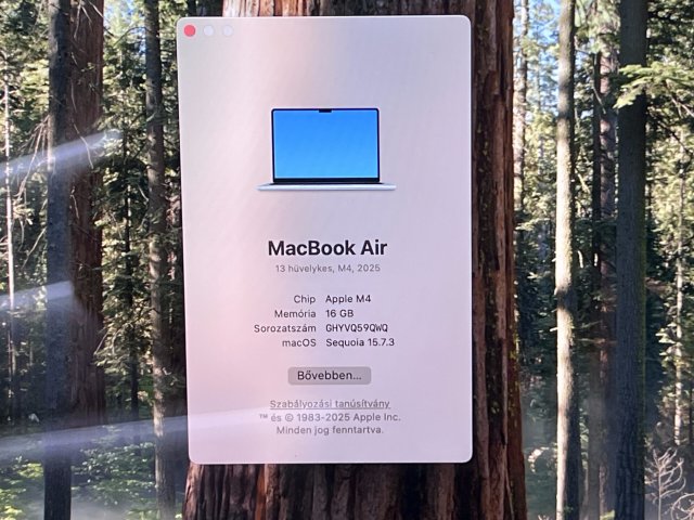 Hibátlan MacBook Air M4 2025 Skyblue 13” 256GB 16GB 2 ÉV Garanciával